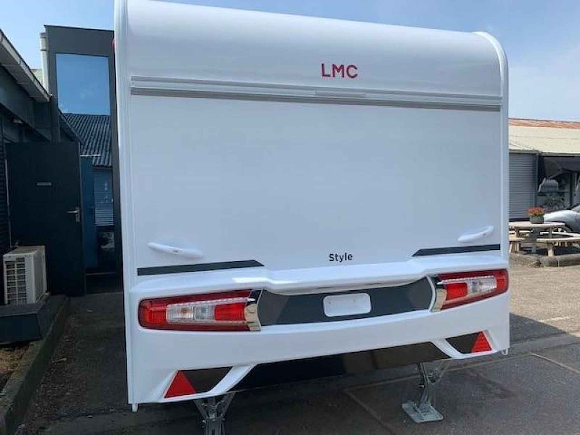 LMC Style 400 F nu tot € 3.500,- korting* - 11/11