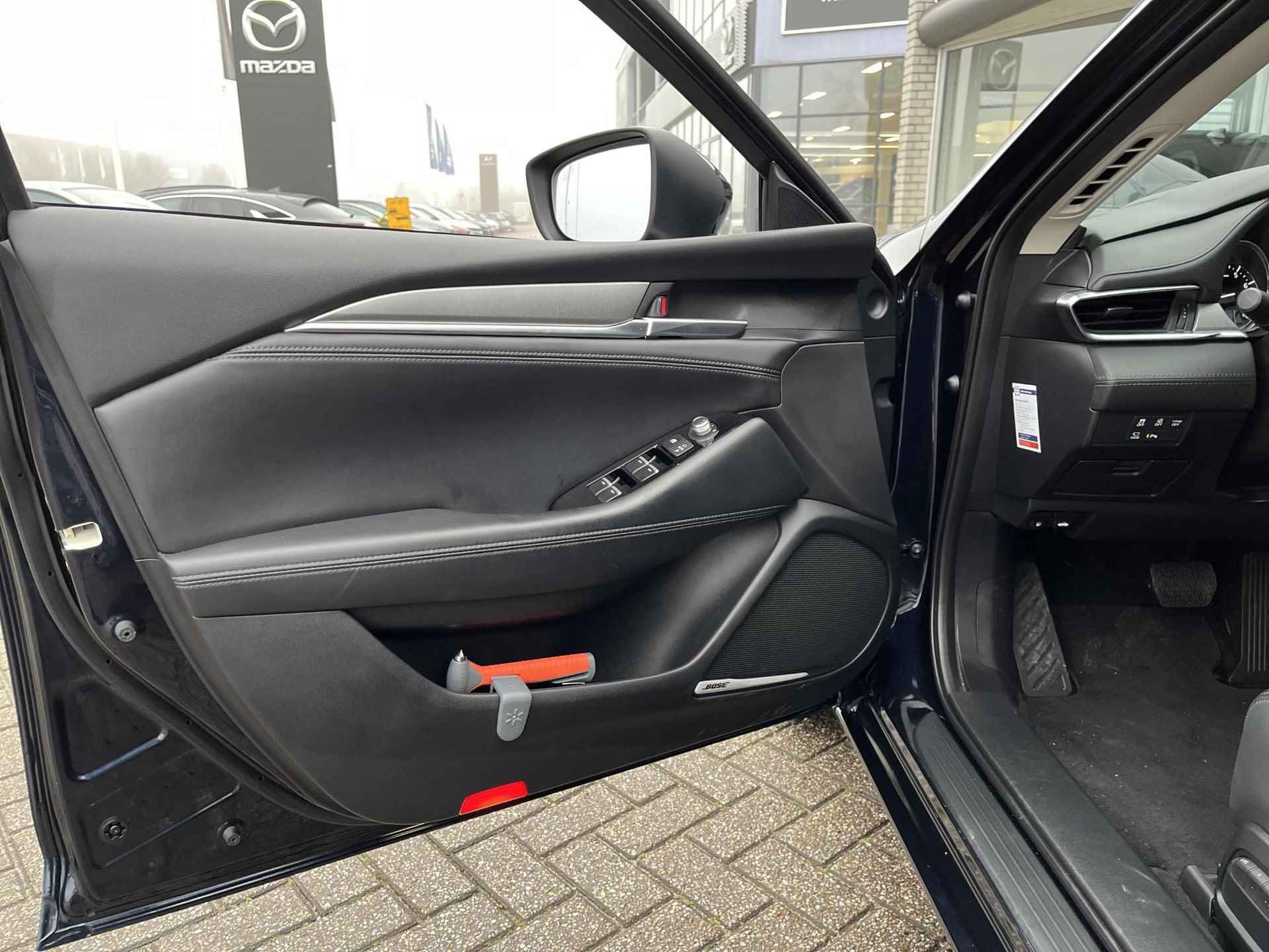 Mazda 6 Sportbreak 2.0 SkyActiv-G 165 Business Automaat | Rijklaarprijs! | Trekhaak 1500kg! | Leder + Stoel & stuur verwarming | Adaptive CC | 360 Camera | Stoelventilatie | Incl 36 mnd Bovag garantie! | - 12/29