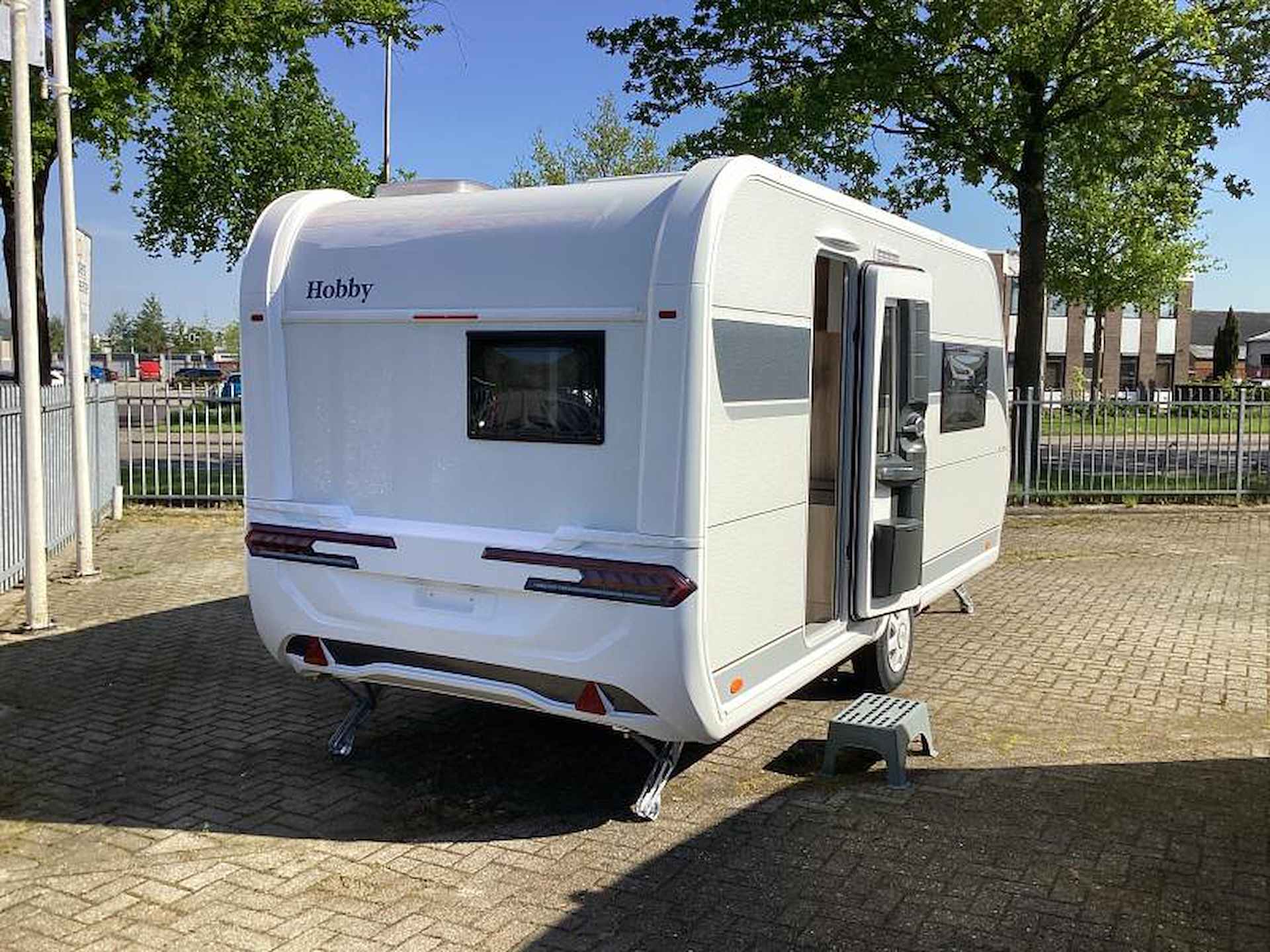 Hobby De Luxe 460 SFF vrijstaand bed - 21/22