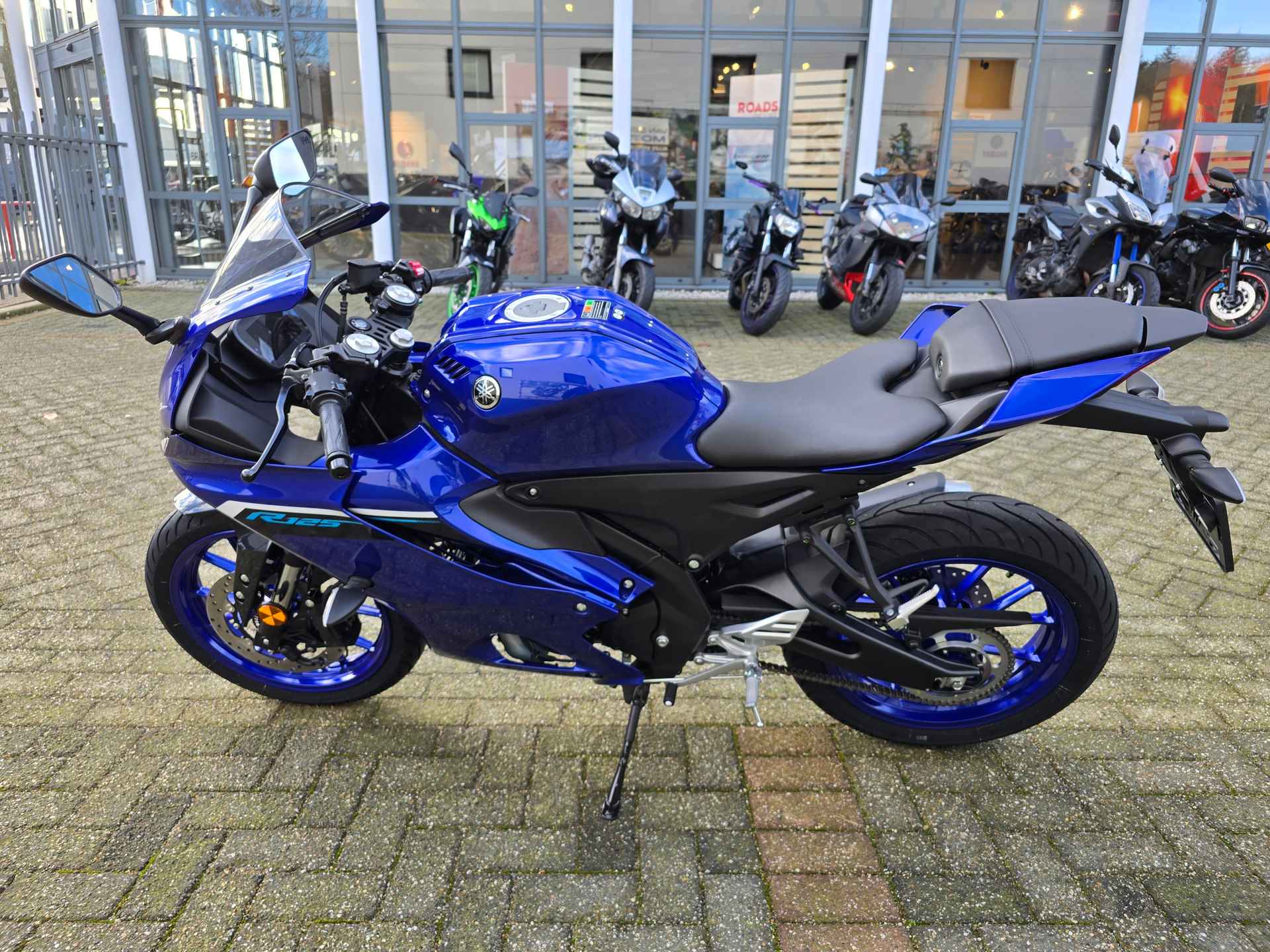 Yamaha YZF R 125 - 3/22