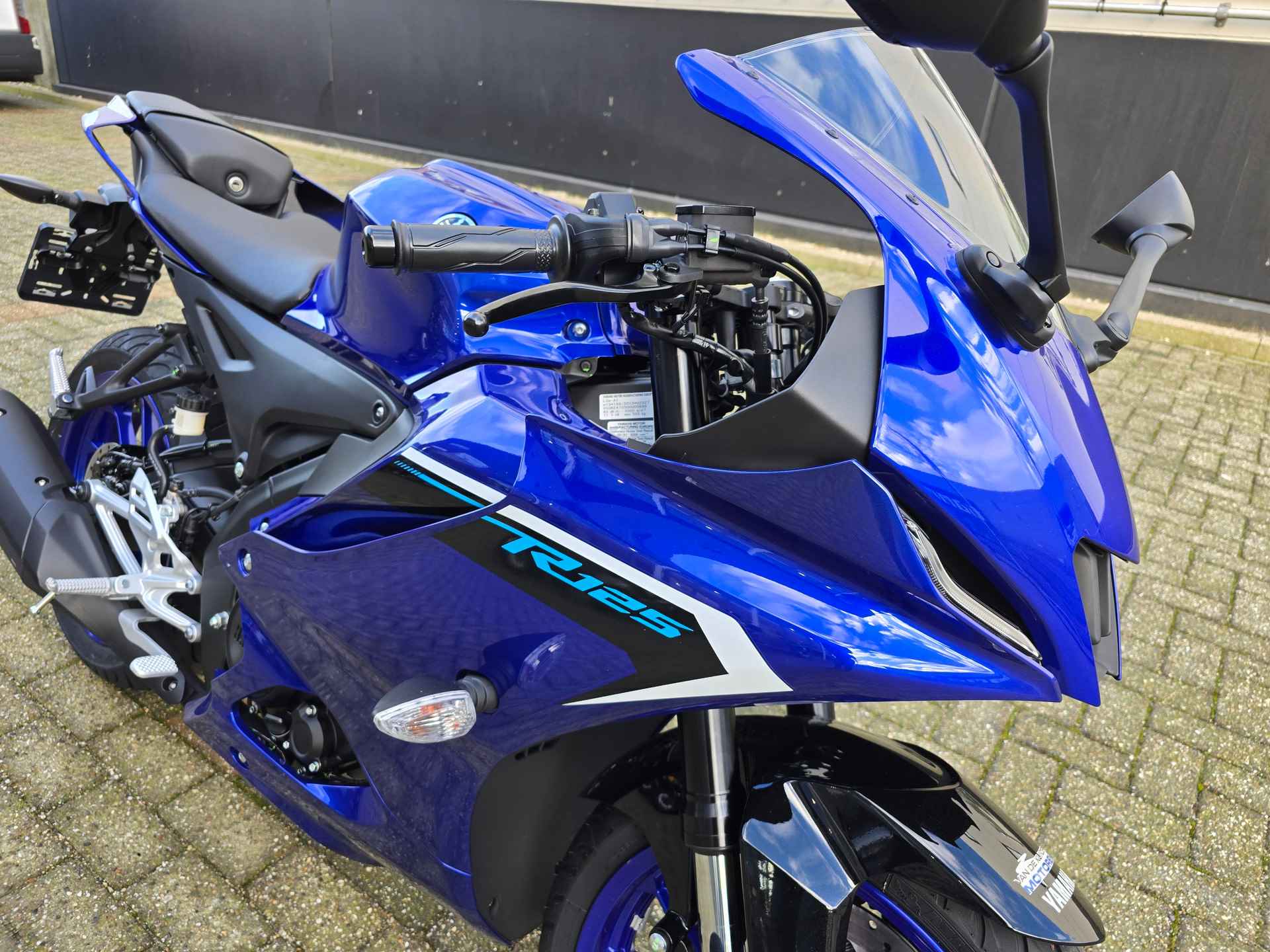 Yamaha YZF R 125 - 8/22