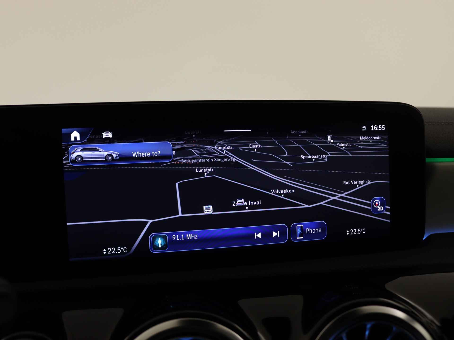 Mercedes-Benz A-Klasse A35 AMG 4MATIC | AMG Nightpakket | Smartphone-integratie | AMG Aerodynamica pakket | Panoramaschuifdak | Burmester surround sound system | Extra USB-poorten | Sfeerverlichting | - 9/40