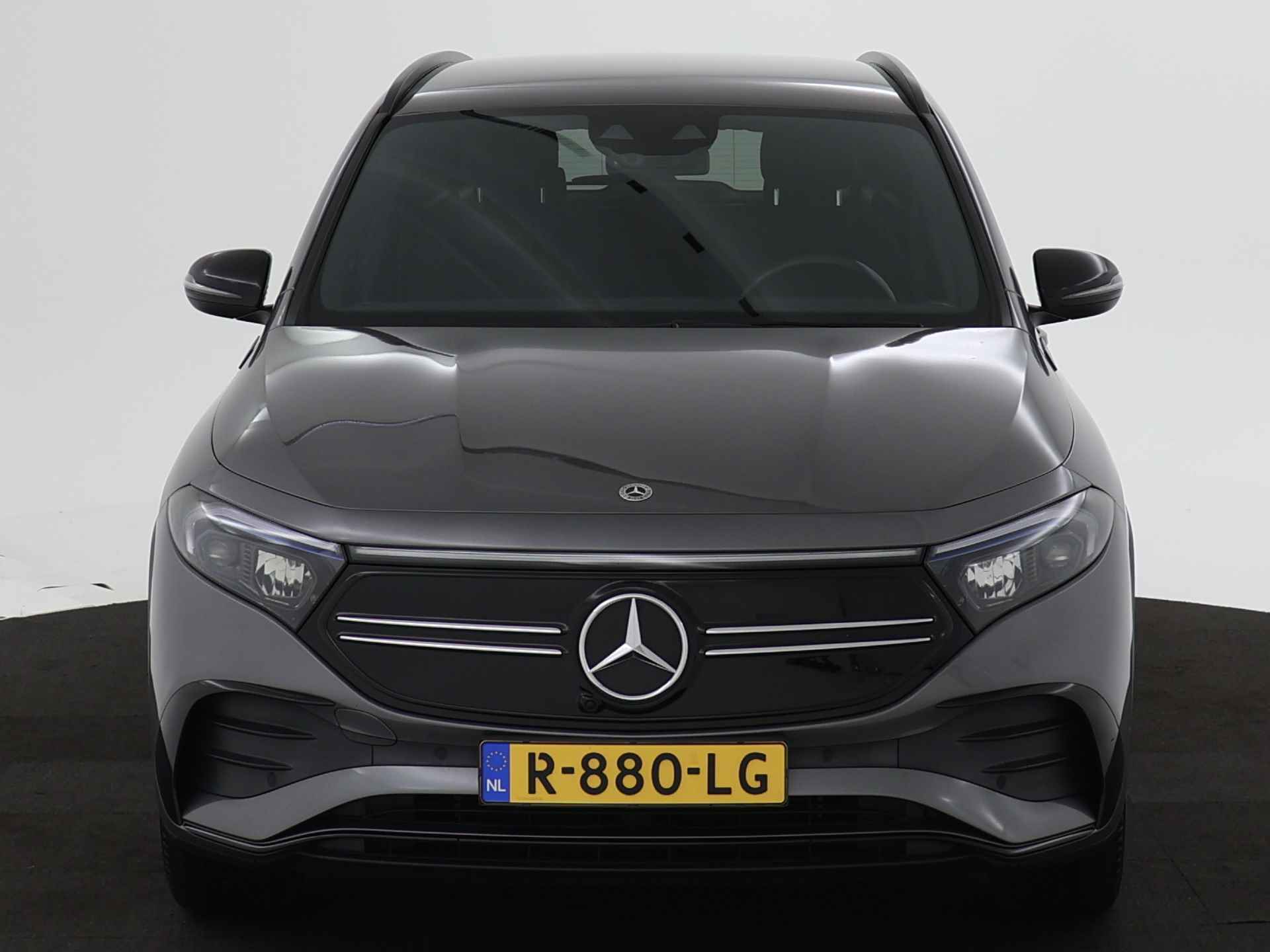 Mercedes-Benz EQA 250 AMG Line 67 kWh | Achteruitrijcamera | Nightpakket | Sfeerverlichting | Apple Carplay | Inclusief 24 maanden MB Certified garantie voor Europa. - 27/44