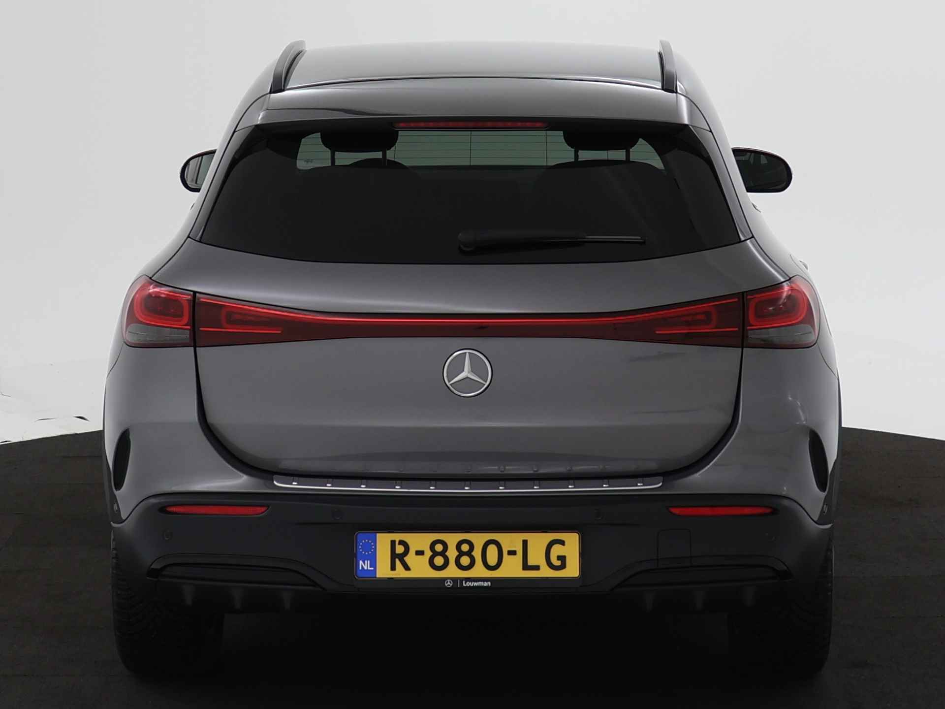 Mercedes-Benz EQA 250 AMG Line 67 kWh | Achteruitrijcamera | Nightpakket | Sfeerverlichting | Apple Carplay | Inclusief 24 maanden MB Certified garantie voor Europa. - 29/44