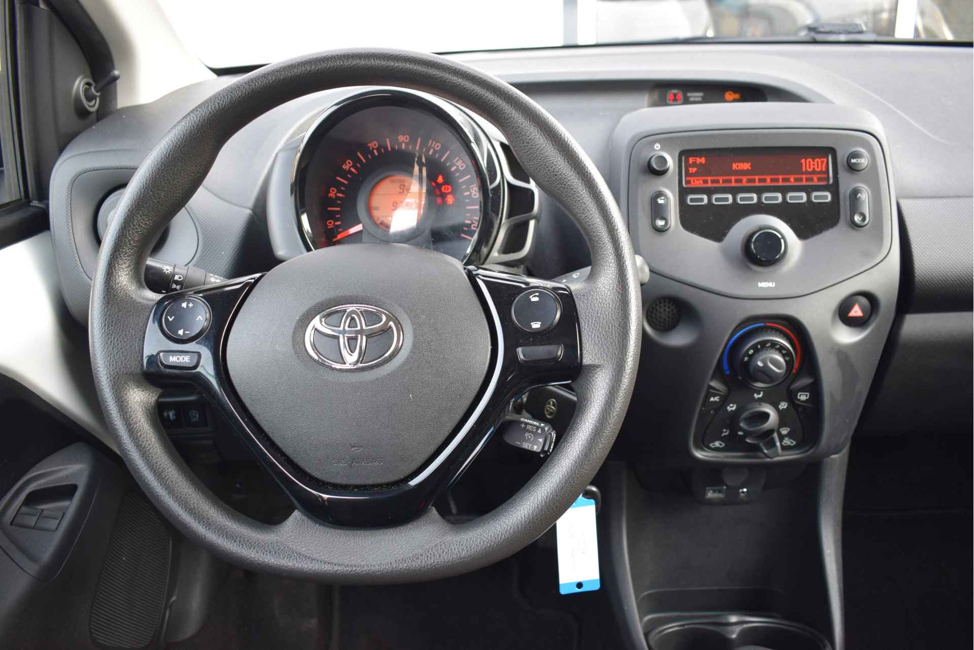 Toyota Aygo 1.0 VVT-i x-fun *Airco - Bluetooth - Limiter* - 12/35