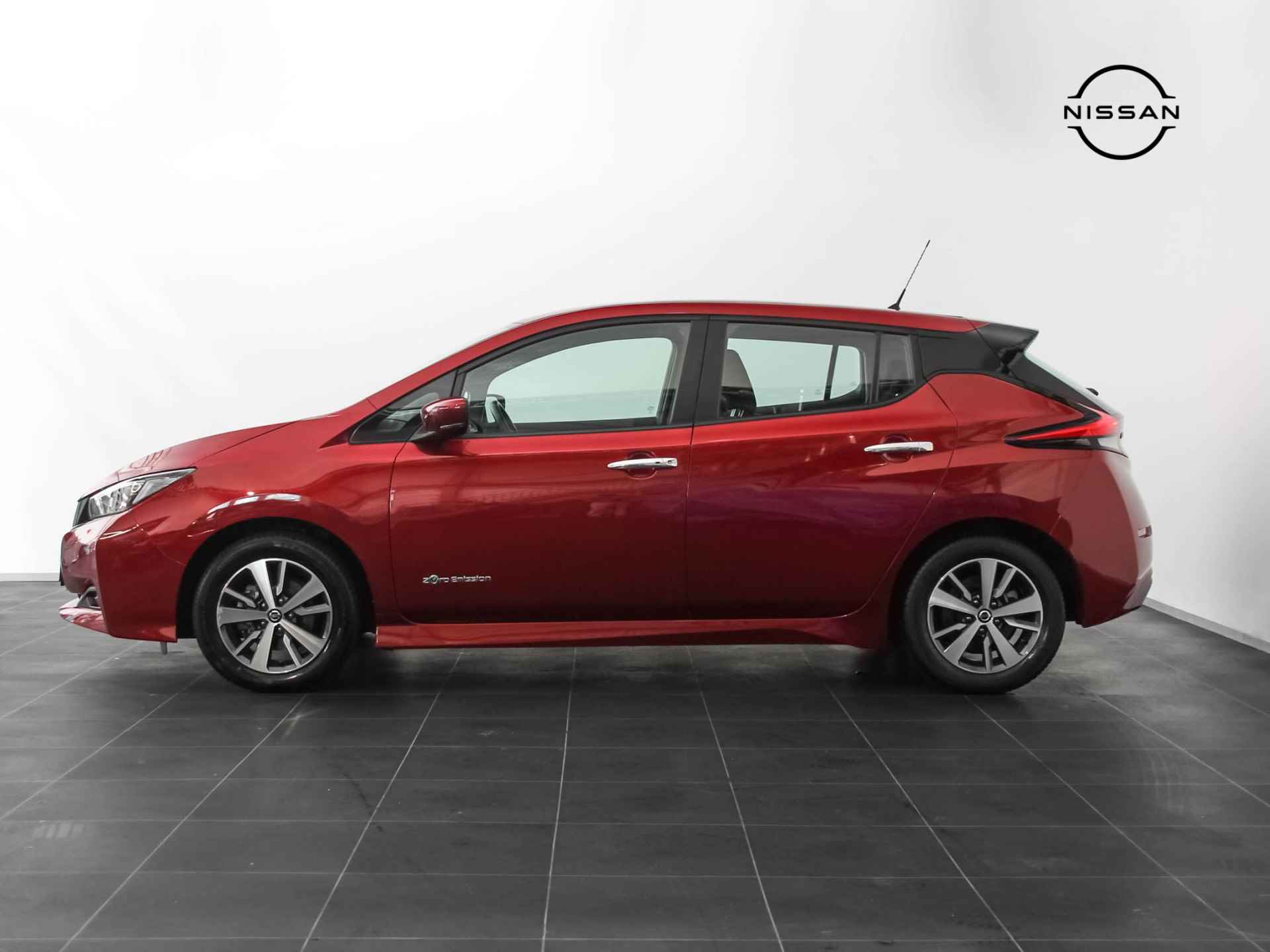 Nissan LEAF Acenta 40 kWh *€2.000 SUBSIDIE MOGELIJK!* | Navigatie | Camera | Stuur- + Stoelverwarming | Apple Carplay/Android Auto | Dodehoek | Rijklaarprijs! - 6/29