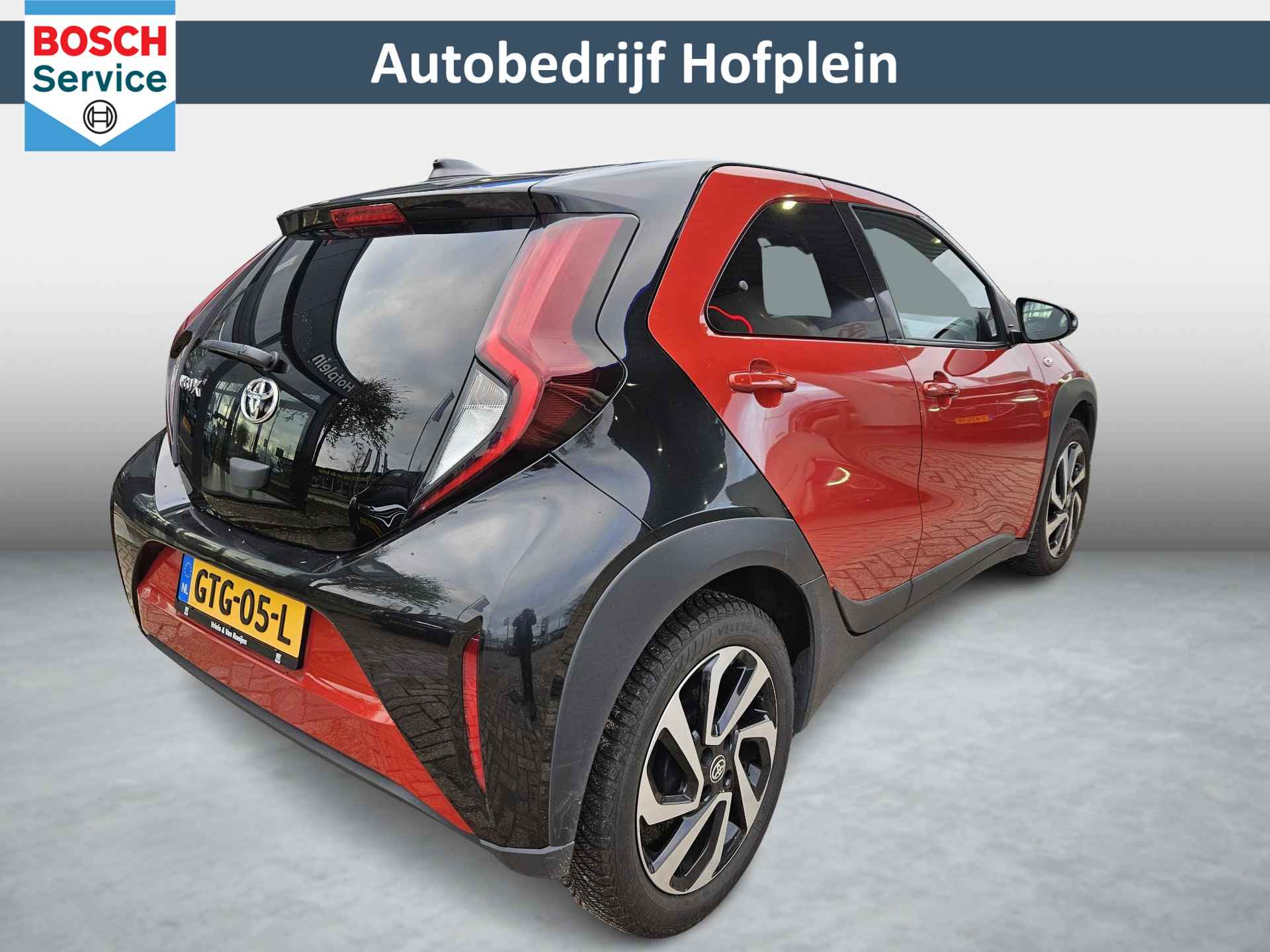 Toyota Aygo X 1.0 VVT-i MT Pulse Navigatie By App | Car play | Camera | Stoelverwarming | Cruise control | LM-Velgen | Electr Ramen ( Vestiging - Vianen Tel: 0347-371248 ) - 2/36