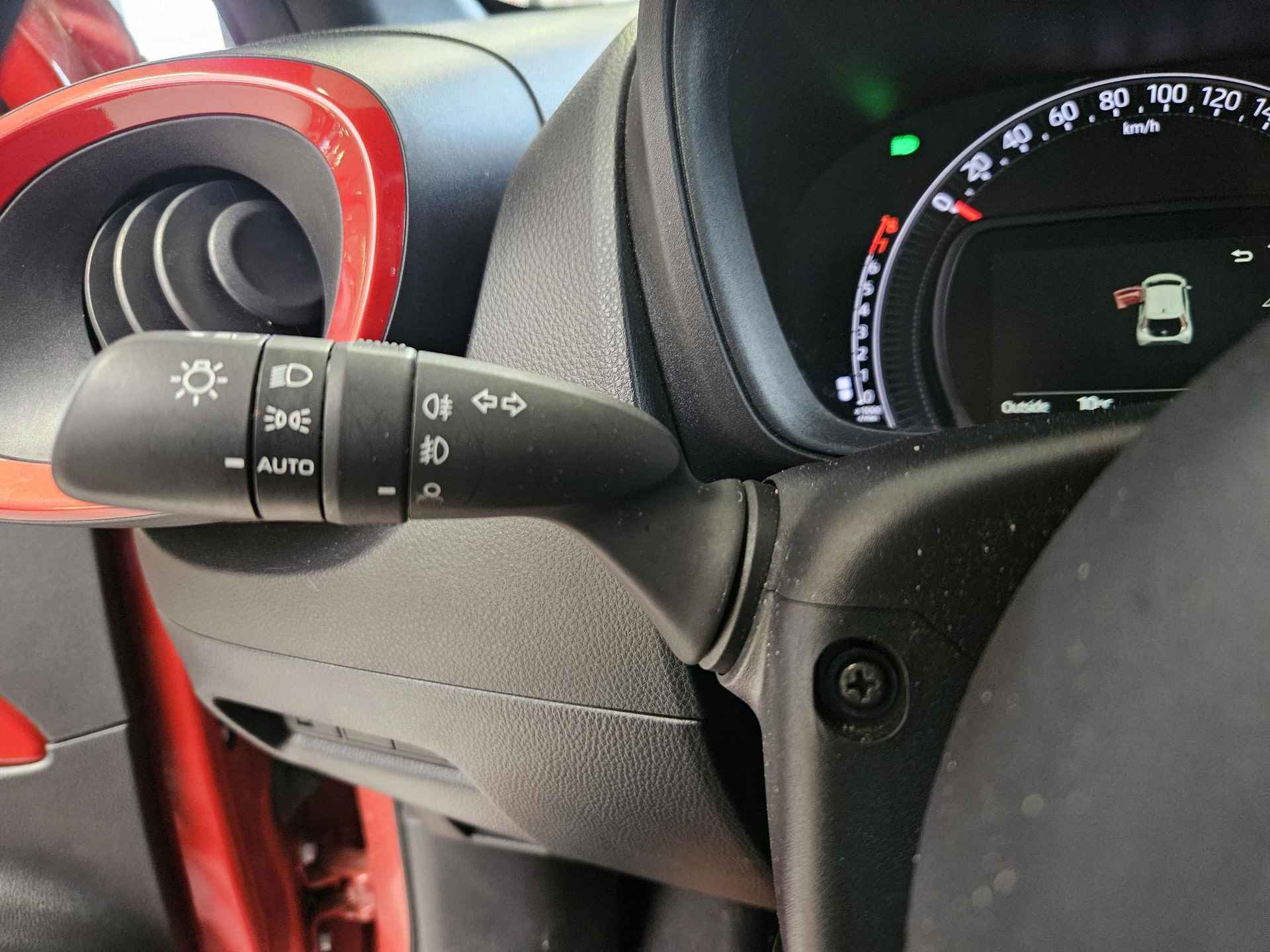 Toyota Aygo X 1.0 VVT-i MT Pulse Navigatie By App | Car play | Camera | Stoelverwarming | Cruise control | LM-Velgen | Electr Ramen ( Vestiging - Vianen Tel: 0347-371248 ) - 10/36