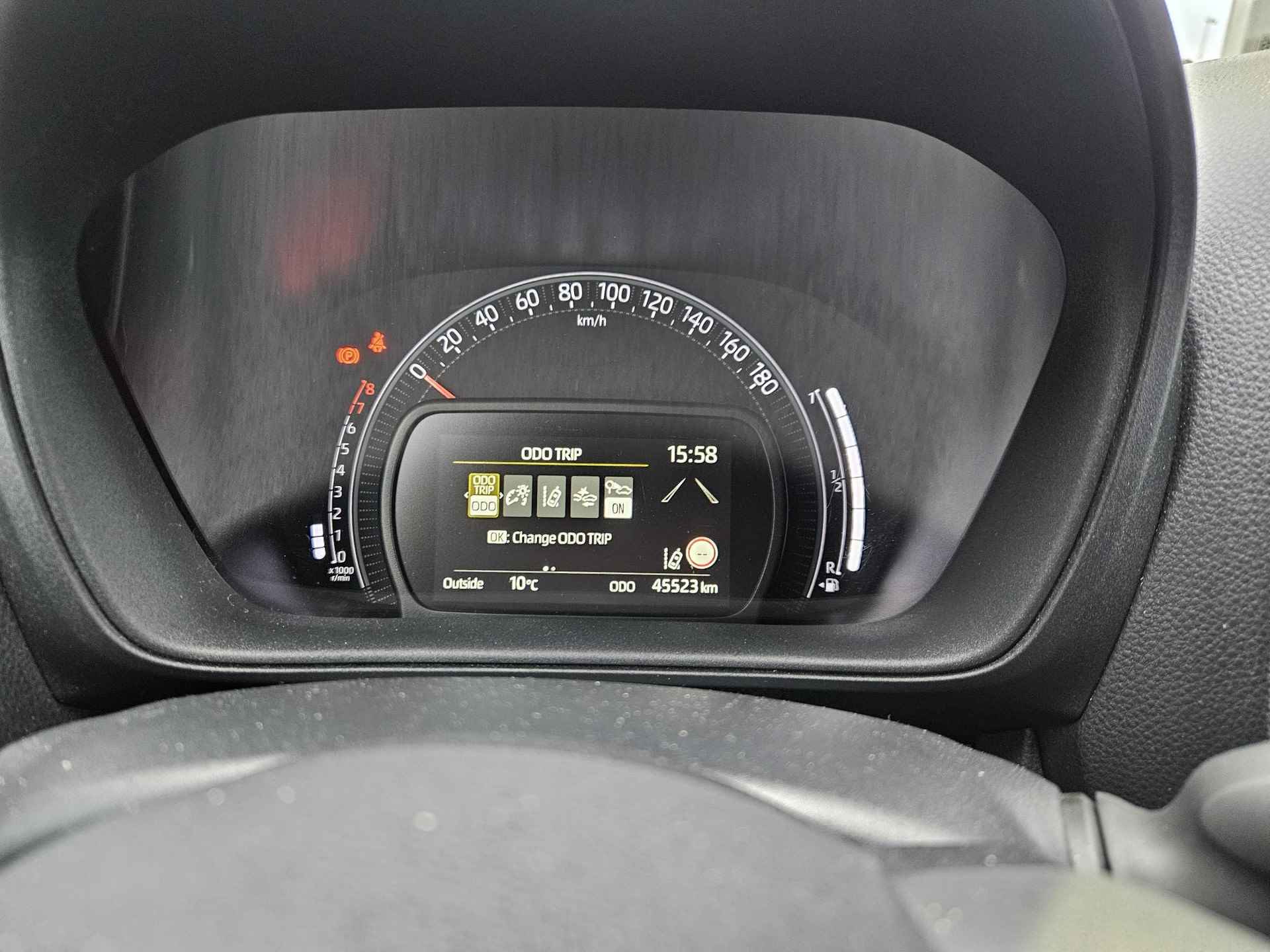 Toyota Aygo X 1.0 VVT-i MT Pulse Navigatie By App | Car play | Camera | Stoelverwarming | Cruise control | LM-Velgen | Electr Ramen ( Vestiging - Vianen Tel: 0347-371248 ) - 12/36