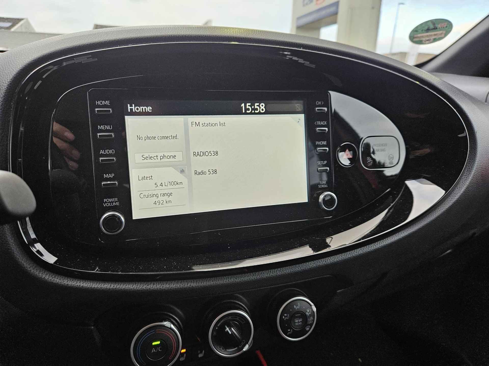 Toyota Aygo X 1.0 VVT-i MT Pulse Navigatie By App | Car play | Camera | Stoelverwarming | Cruise control | LM-Velgen | Electr Ramen ( Vestiging - Vianen Tel: 0347-371248 ) - 19/36