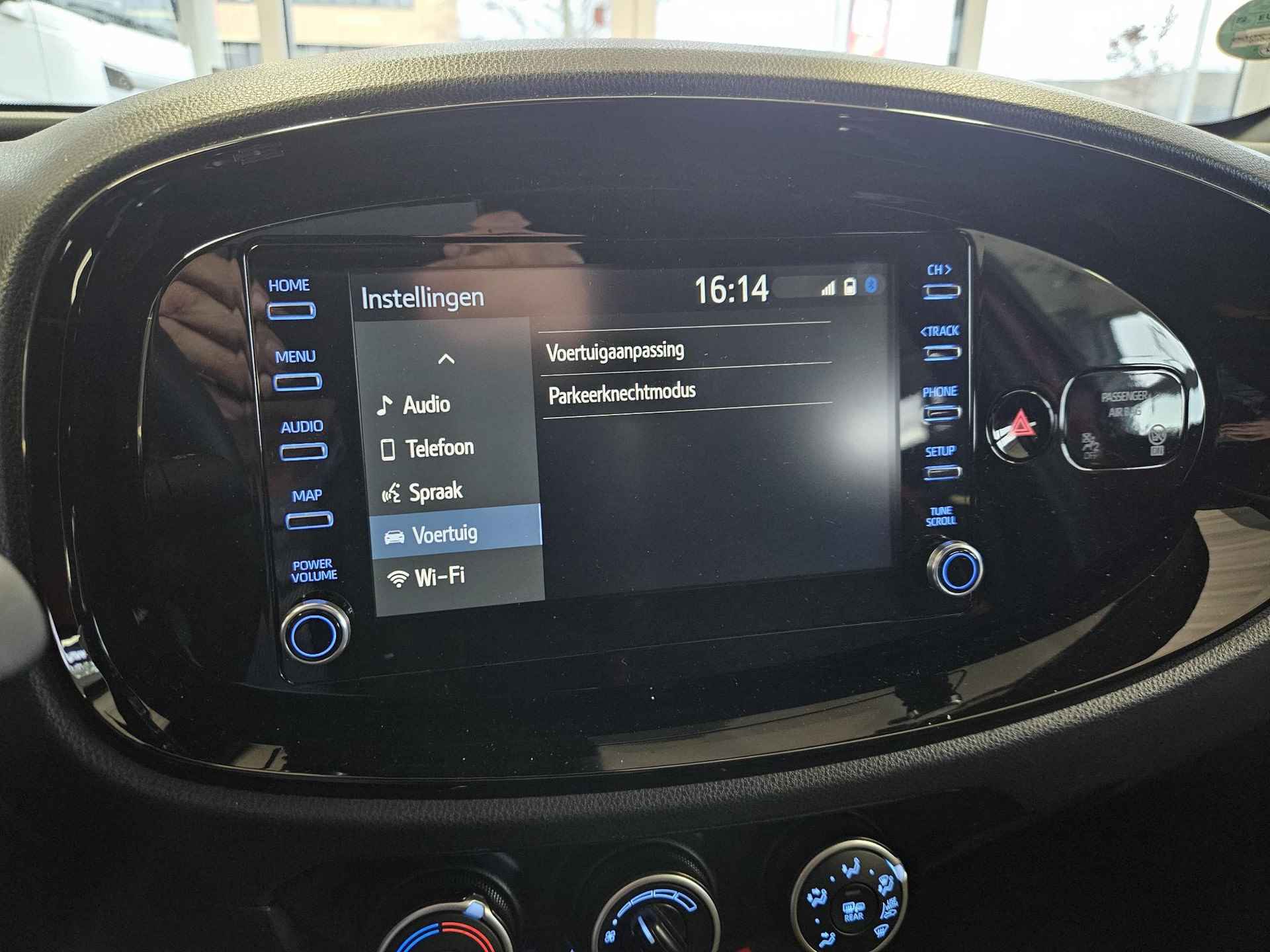 Toyota Aygo X 1.0 VVT-i MT Pulse Navigatie By App | Car play | Camera | Stoelverwarming | Cruise control | LM-Velgen | Electr Ramen ( Vestiging - Vianen Tel: 0347-371248 ) - 24/36