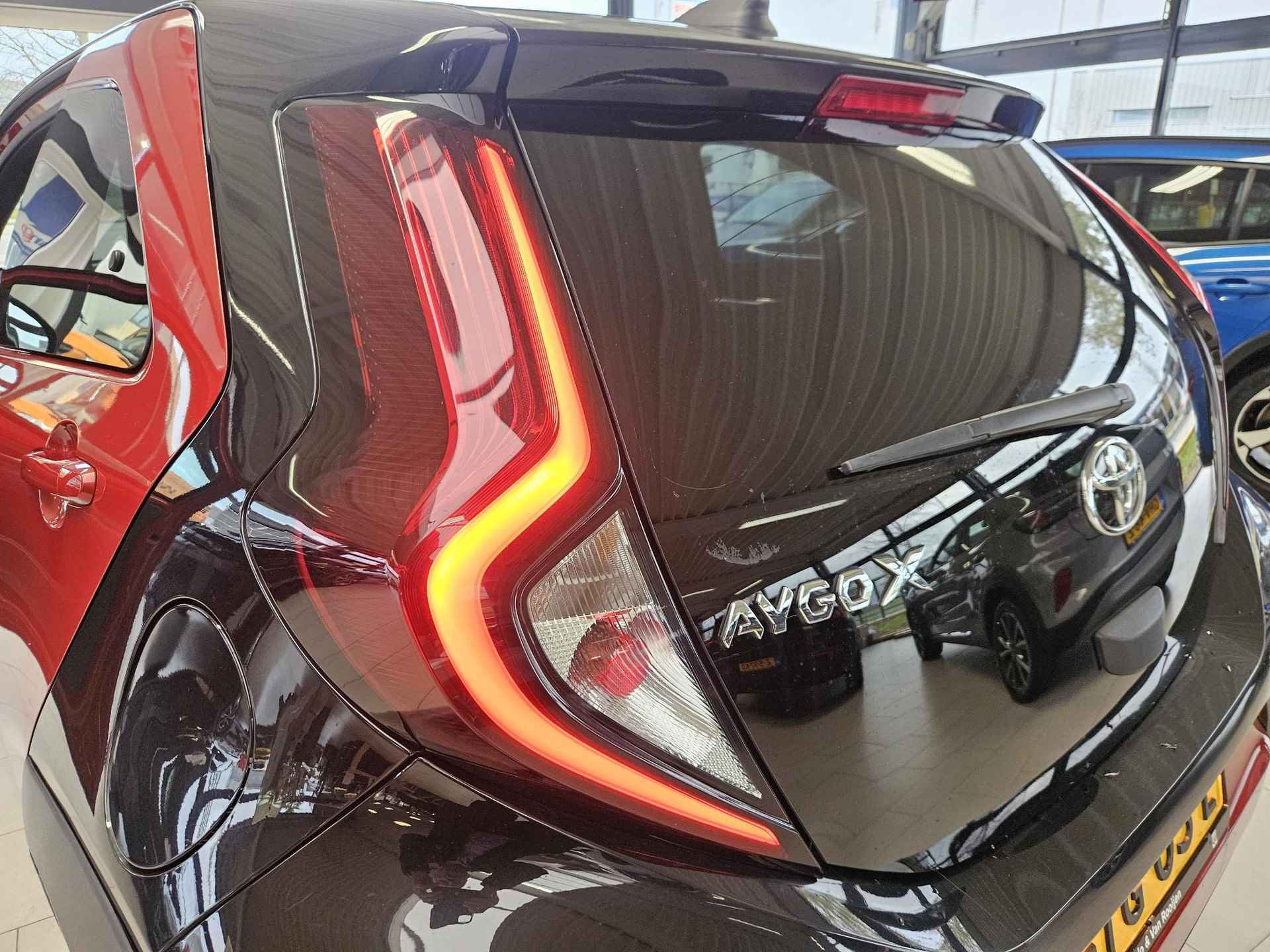 Toyota Aygo X 1.0 VVT-i MT Pulse Navigatie By App | Car play | Camera | Stoelverwarming | Cruise control | LM-Velgen | Electr Ramen ( Vestiging - Vianen Tel: 0347-371248 ) - 34/36