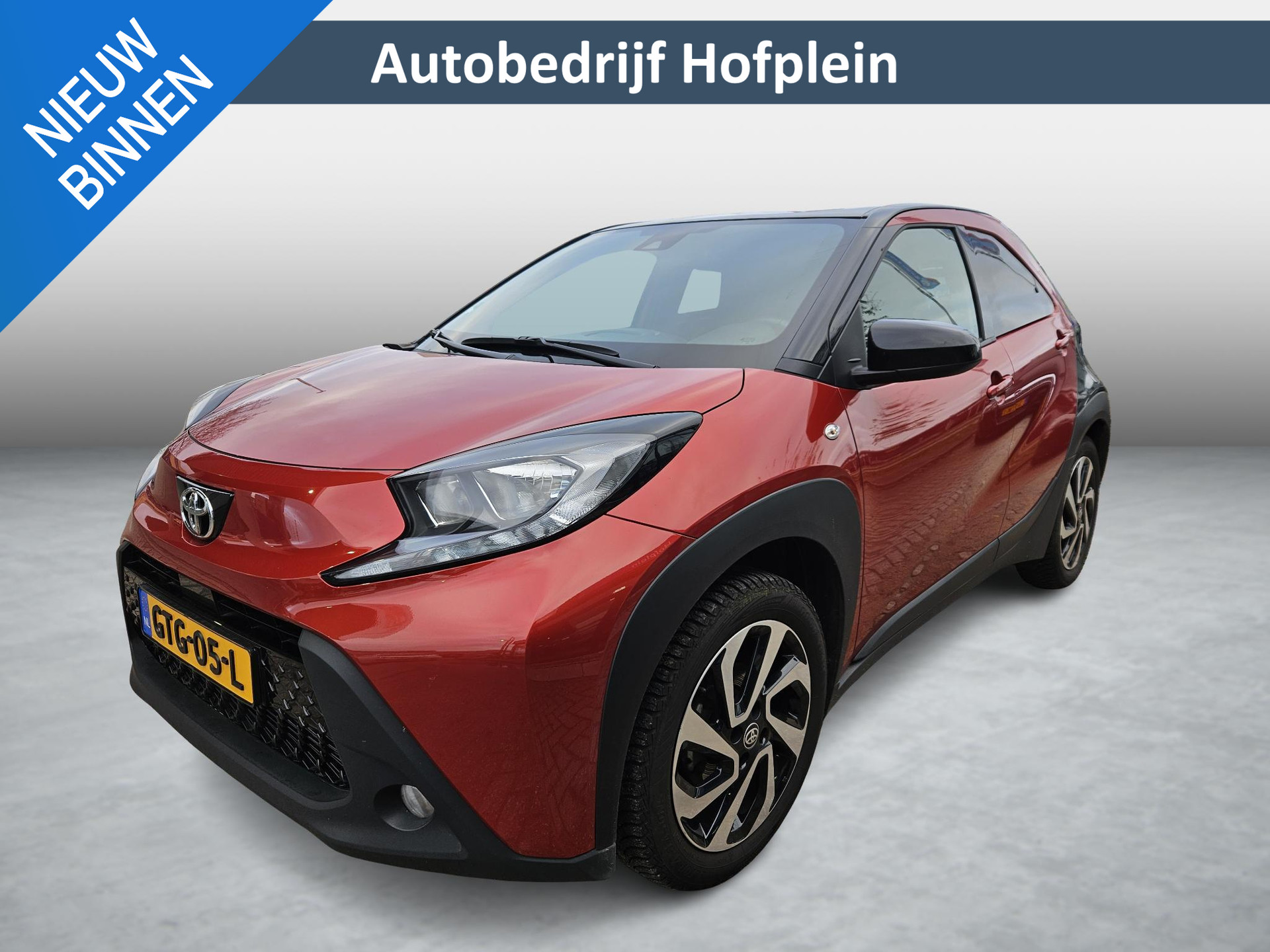 Toyota Aygo X 1.0 VVT-i MT Pulse Navigatie By App | Car play | Camera | Stoelverwarming | Cruise control | LM-Velgen | Electr Ramen ( Vestiging - Vianen Tel: 0347-371248 )