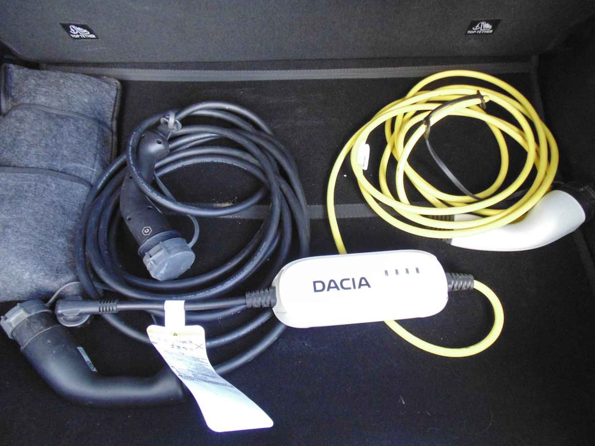 Dacia Spring Comfort Plus (Orange Pack) - Prijs inclusief 12 maanden BOVAG-garantie en afleveren – - 10/15