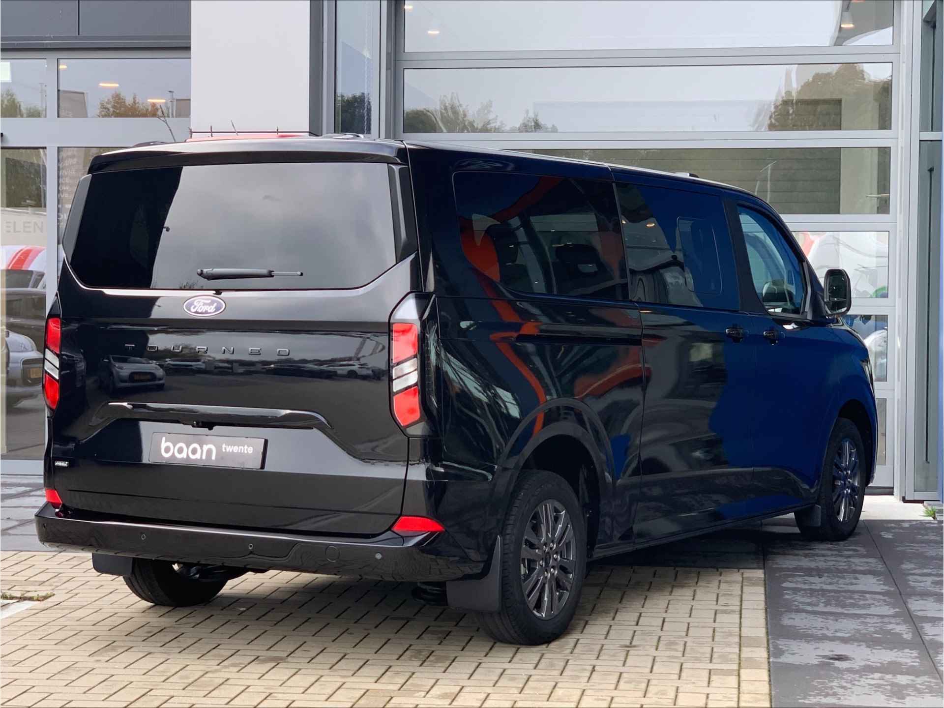 Ford Tourneo Custom 2.5 Plug-in Hybrid 233 PK L2H1 Titanium | 8 Pers. | Adaptive Cruise Control | Soft Close schuifdeuren | BLIS | Zeer luxe | - 6/56