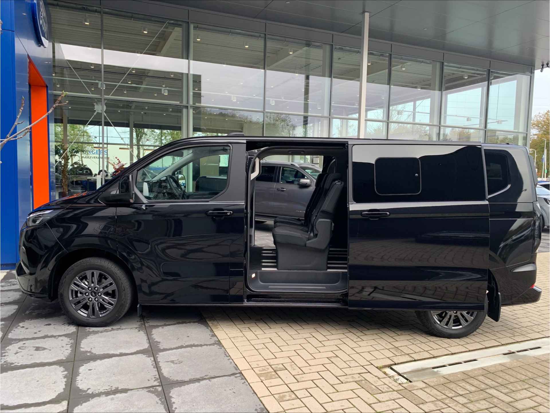 Ford Tourneo Custom 2.5 Plug-in Hybrid 233 PK L2H1 Titanium | 8 Pers. | Adaptive Cruise Control | Soft Close schuifdeuren | BLIS | Zeer luxe | - 14/56