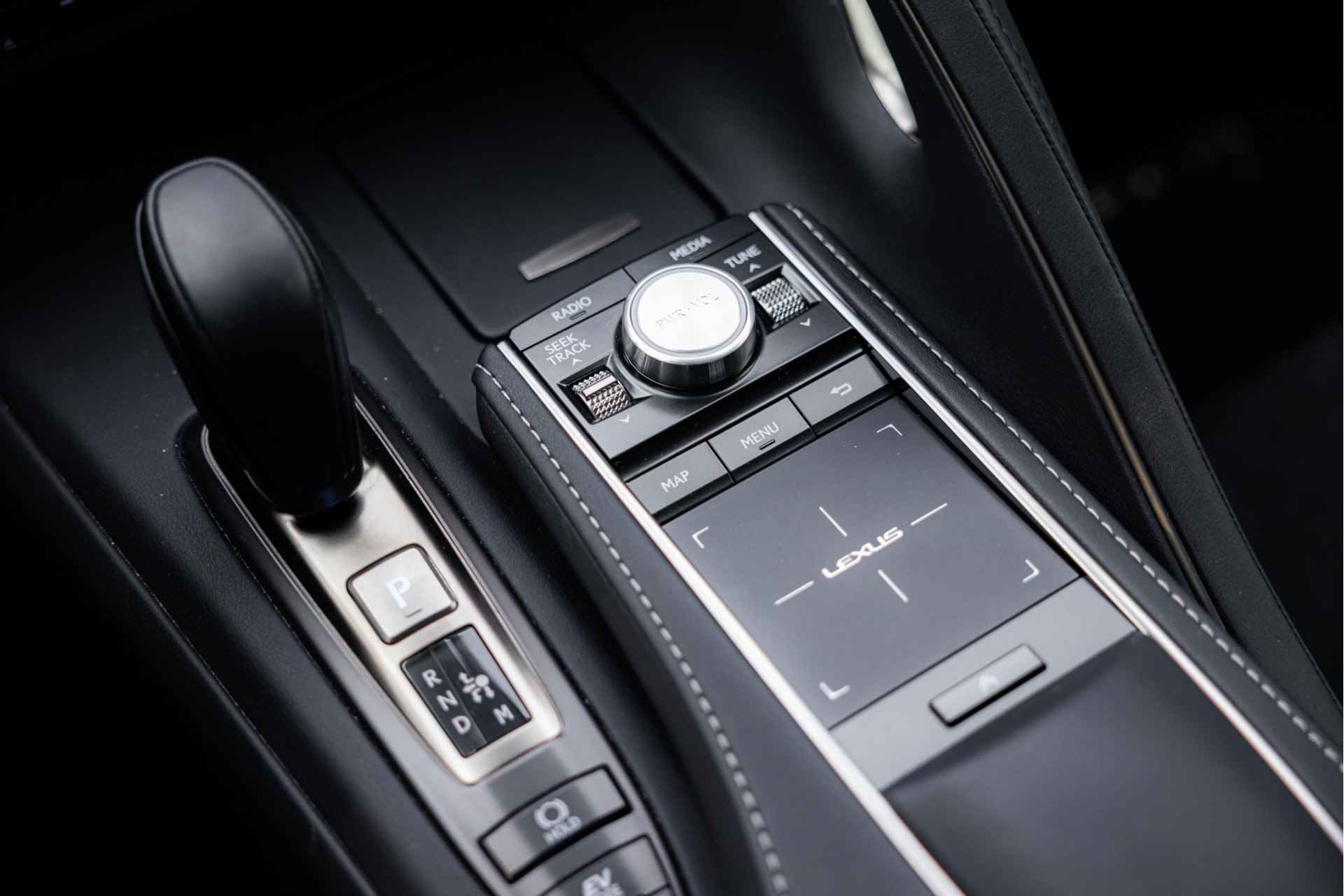 Lexus LC 500h | Touring Pack | Mark Levinson | Carbon | - 36/68