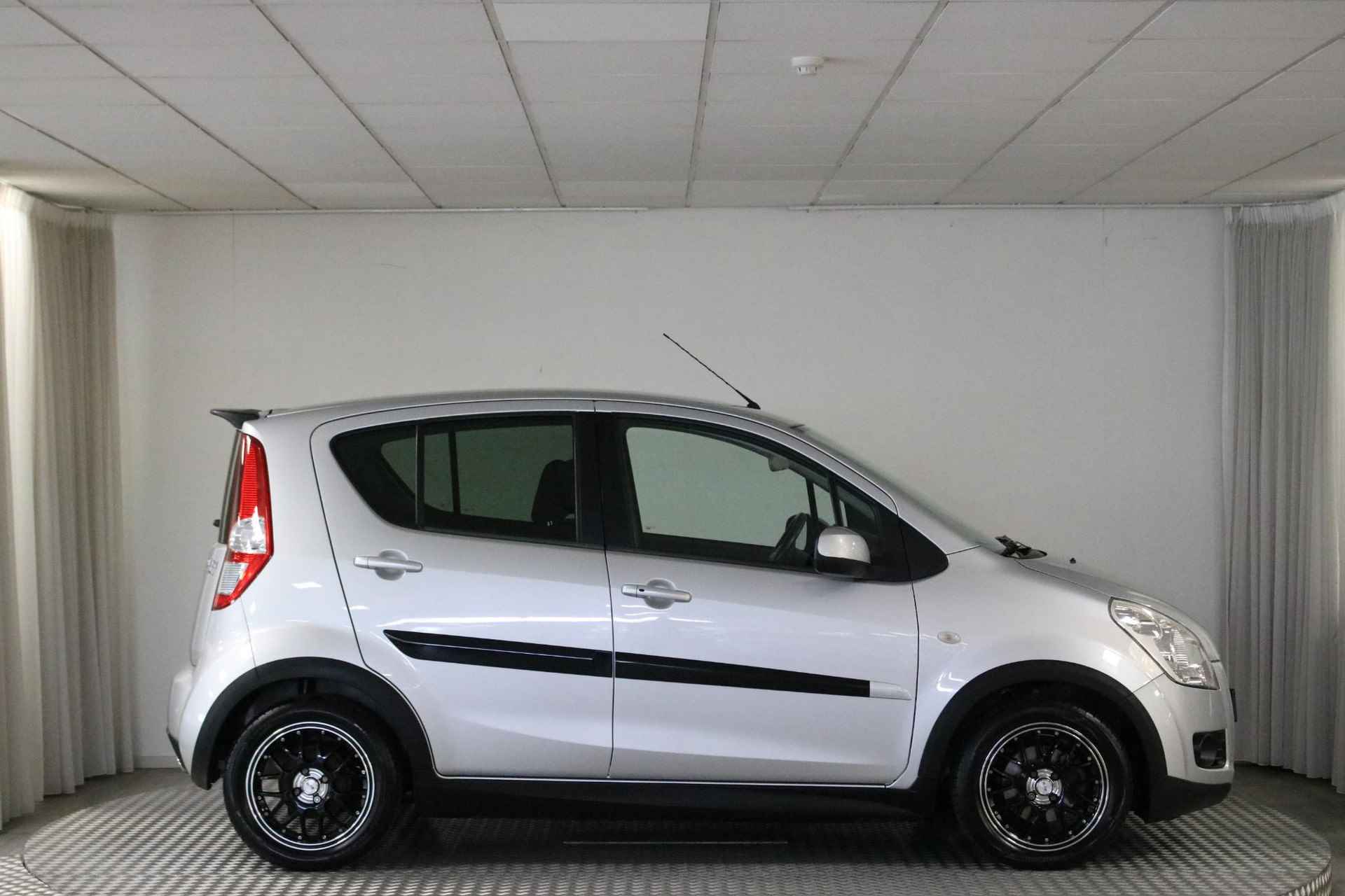 Suzuki Splash 1.2 Black-line EASSS 94 PK. Airco | Lichtmetaal | Navi | NAP | Unieke uitvoering! - 8/34