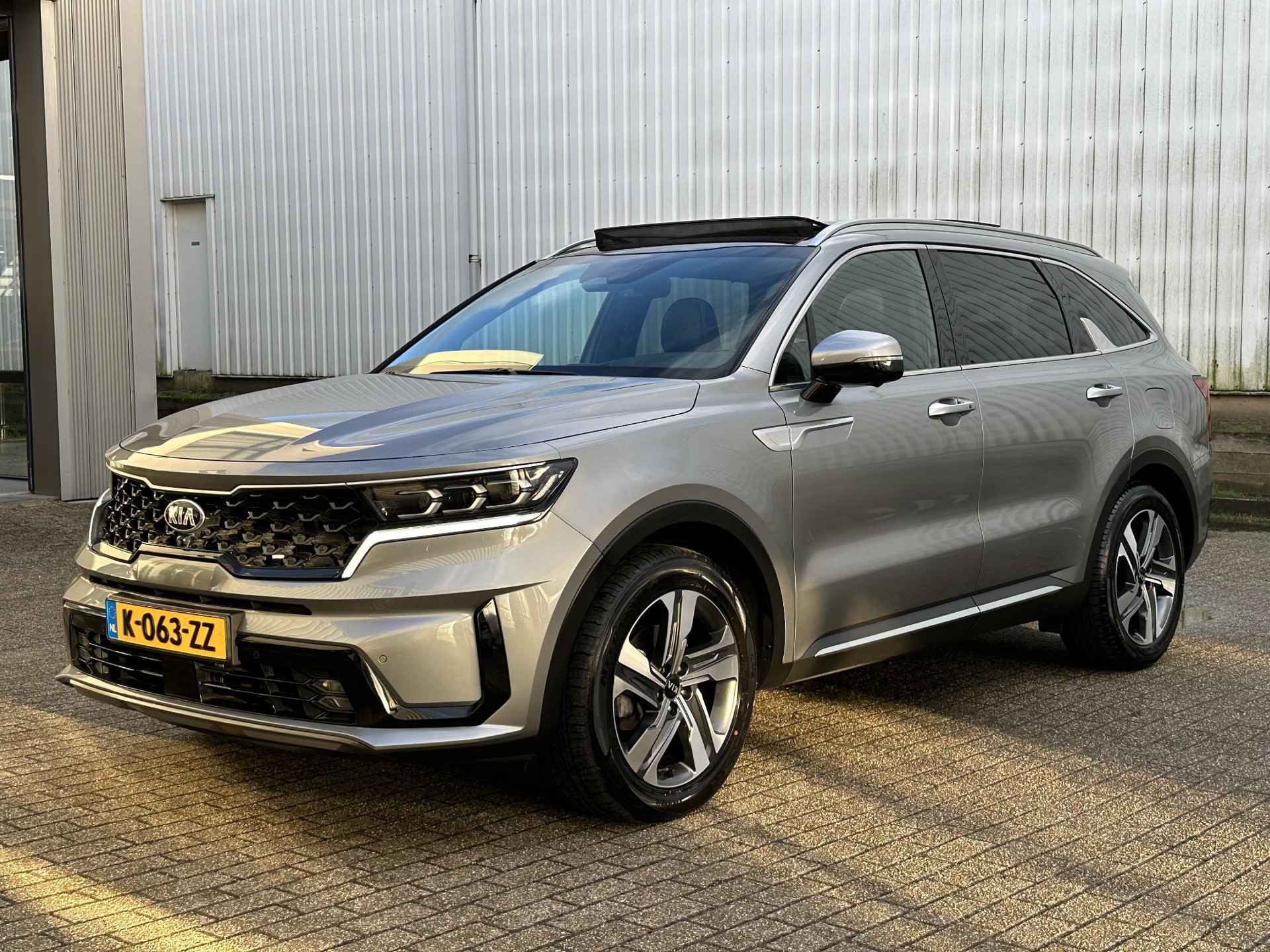 Kia Sorento 1.6 T-GDI Plug-in Hybrid 4WD ExecutiveLine 7p. | Pano-Dak/Leder/HUD/19"/Navi/Carplay - 65/94