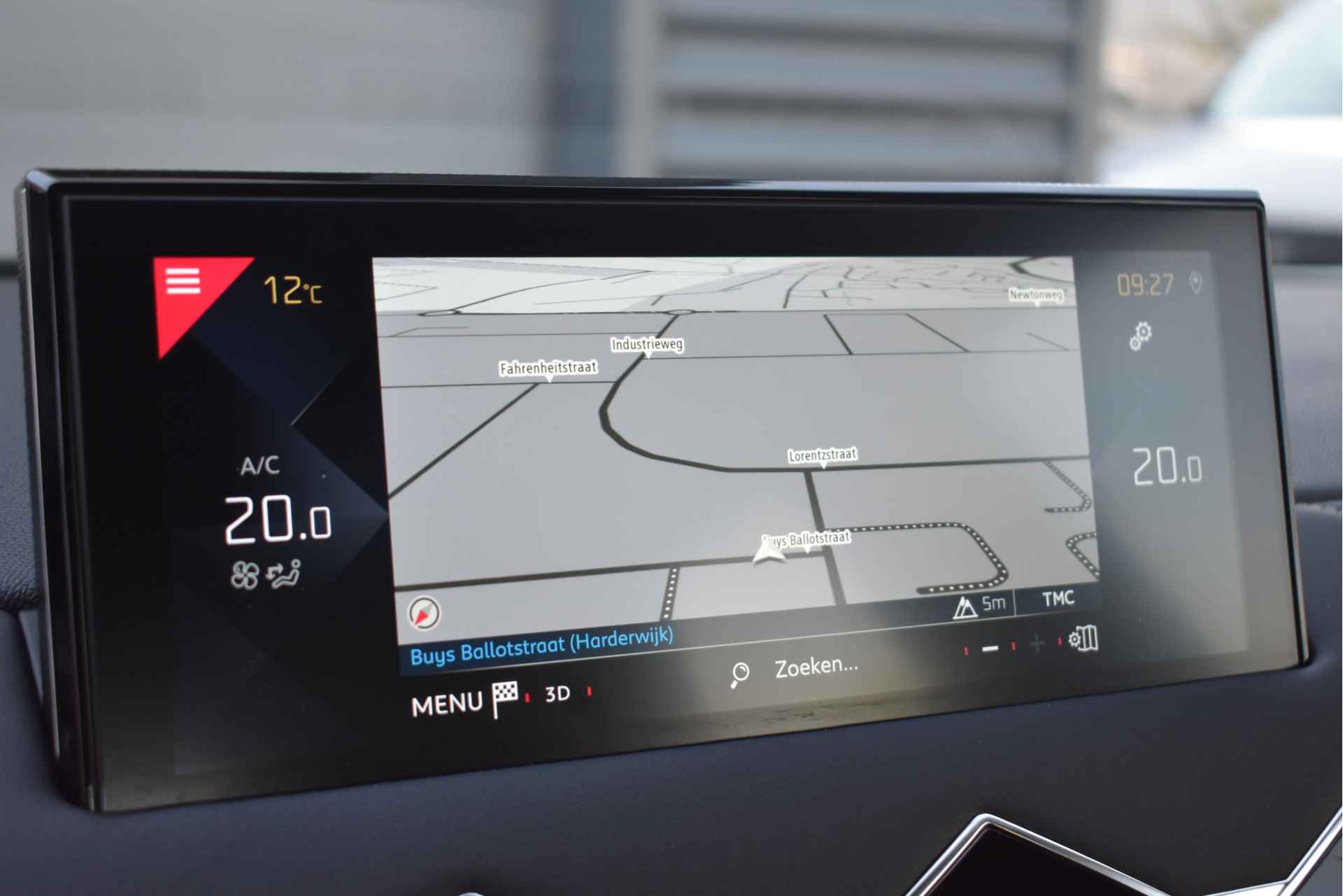 DS DS 3 1.2 PureTech Montmartre | Navigatie 3D | AllSeason | Parkeersensoren | Keyless-Start | Apple Carplay | Android Auto | !! - 19/49