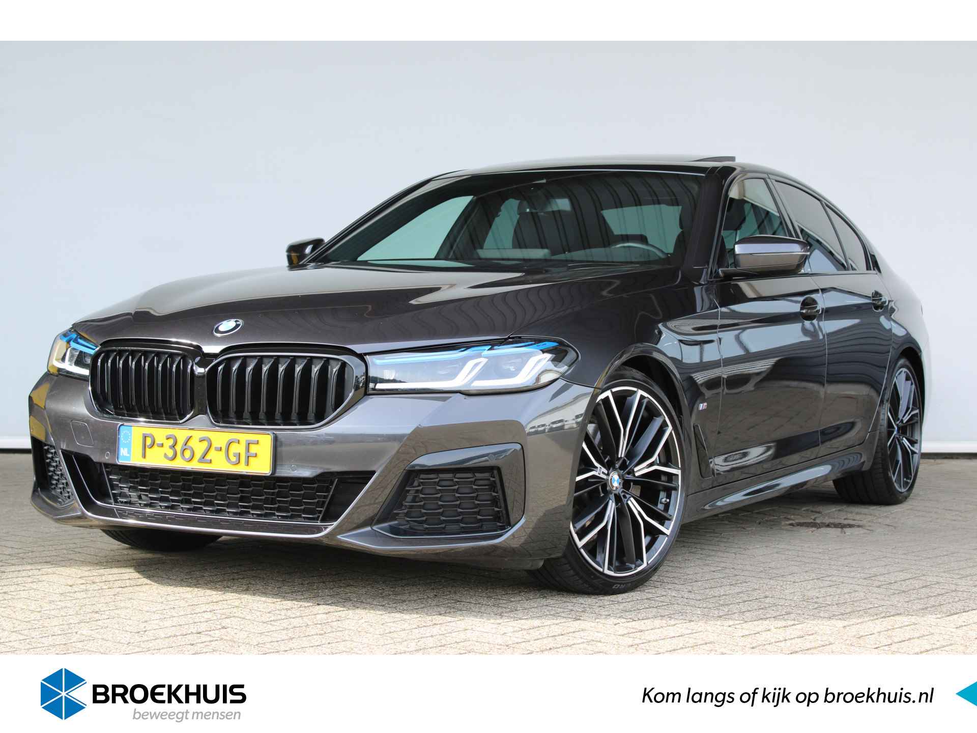 BMW 5 Serie 520i Business Edition Plus LASER /M-PAKKET/ LEER / SCHUIFDAK/ 19INCH/ ELEKTR STOELEN /BOMVOL !! - 1/39