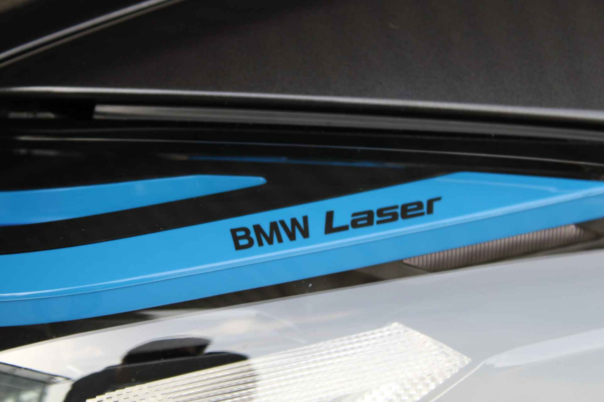 BMW 5 Serie 520i Business Edition Plus LASER /M-PAKKET/ LEER / SCHUIFDAK/ 19INCH/ ELEKTR STOELEN /BOMVOL !! - 20/39