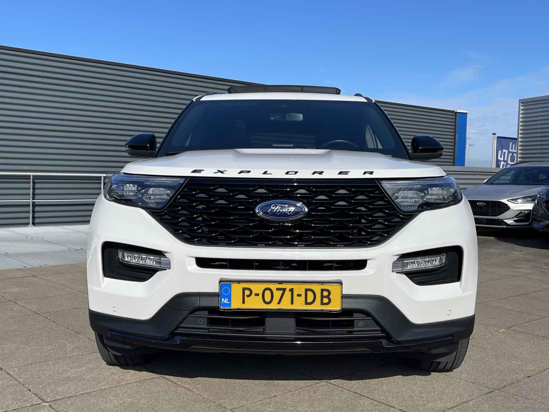 Ford Explorer 3.0 V6 EcoBoost PHEV ST-Line - 2/42