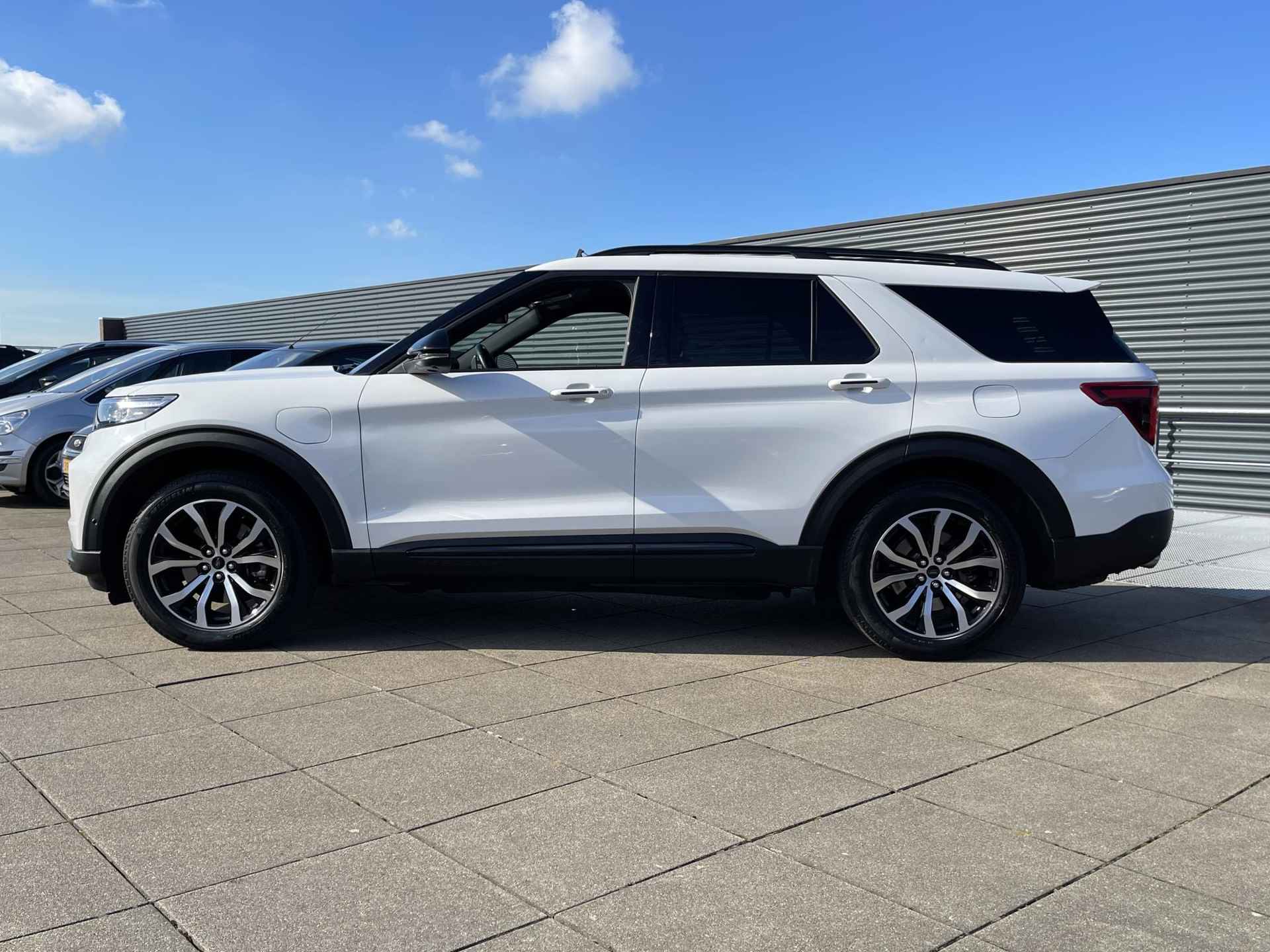 Ford Explorer 3.0 V6 EcoBoost PHEV ST-Line - 4/42