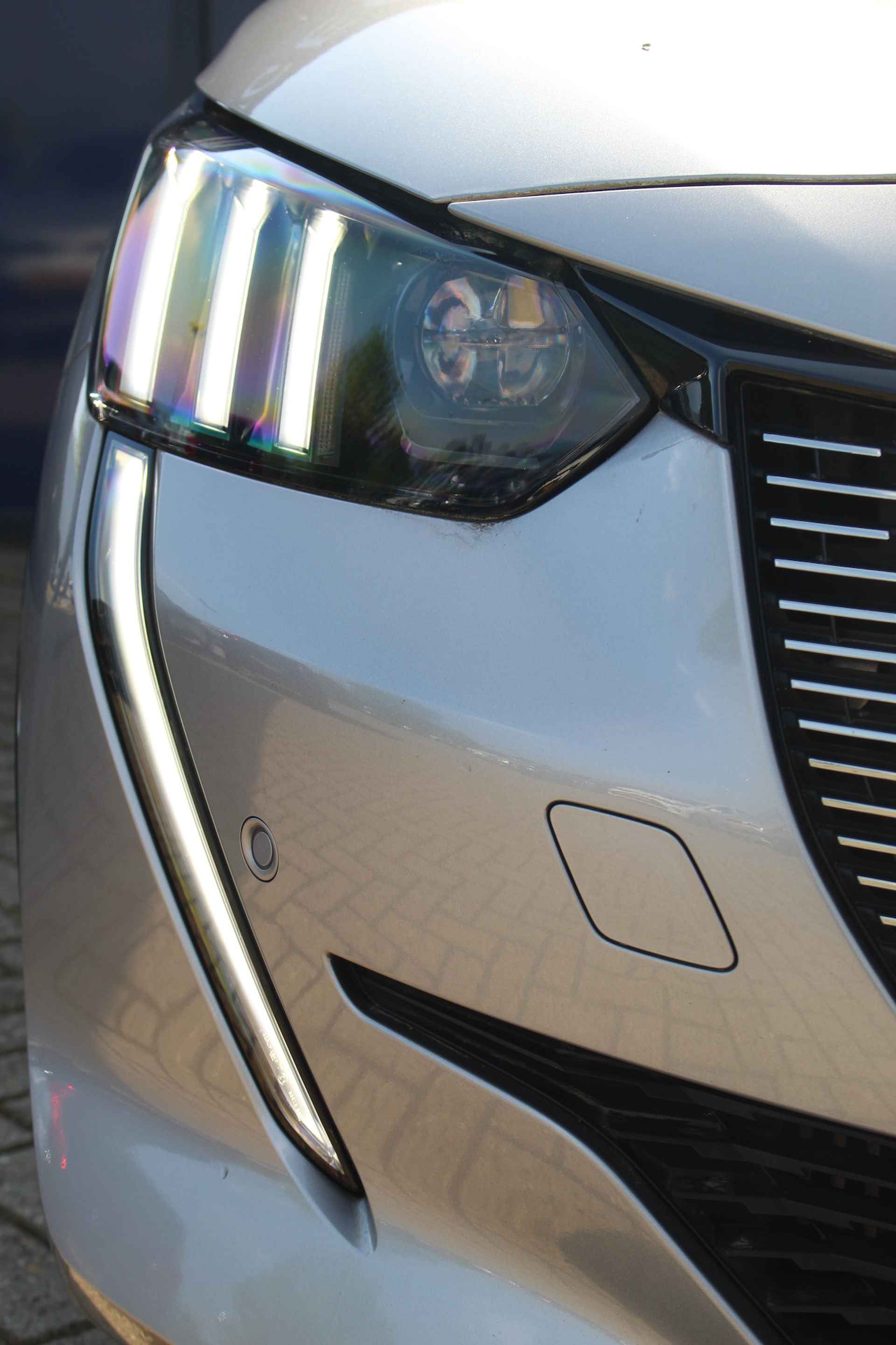 Peugeot 208 1.2 100PK GT Pack | Panorama Dak | Alcantara/Leer | Virtueel Dashboard | Navigatie | Camera | Apple/Android Carplay | Adapt. Cruise | Clima | LED | 17" Lichtmetaal | Parkeersensoren Rondom - 17/41