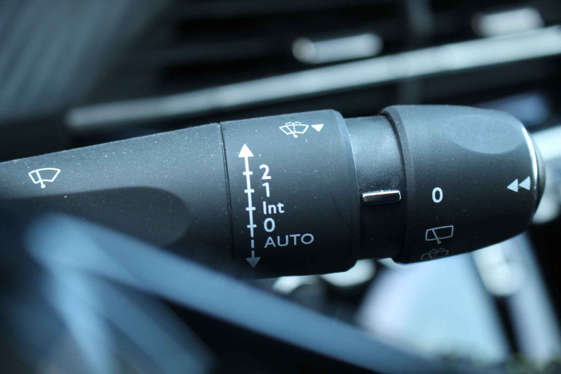 Peugeot 208 1.2 100PK GT Pack | Panorama Dak | Alcantara/Leer | Virtueel Dashboard | Navigatie | Camera | Apple/Android Carplay | Adapt. Cruise | Clima | LED | 17" Lichtmetaal | Parkeersensoren Rondom - 32/41