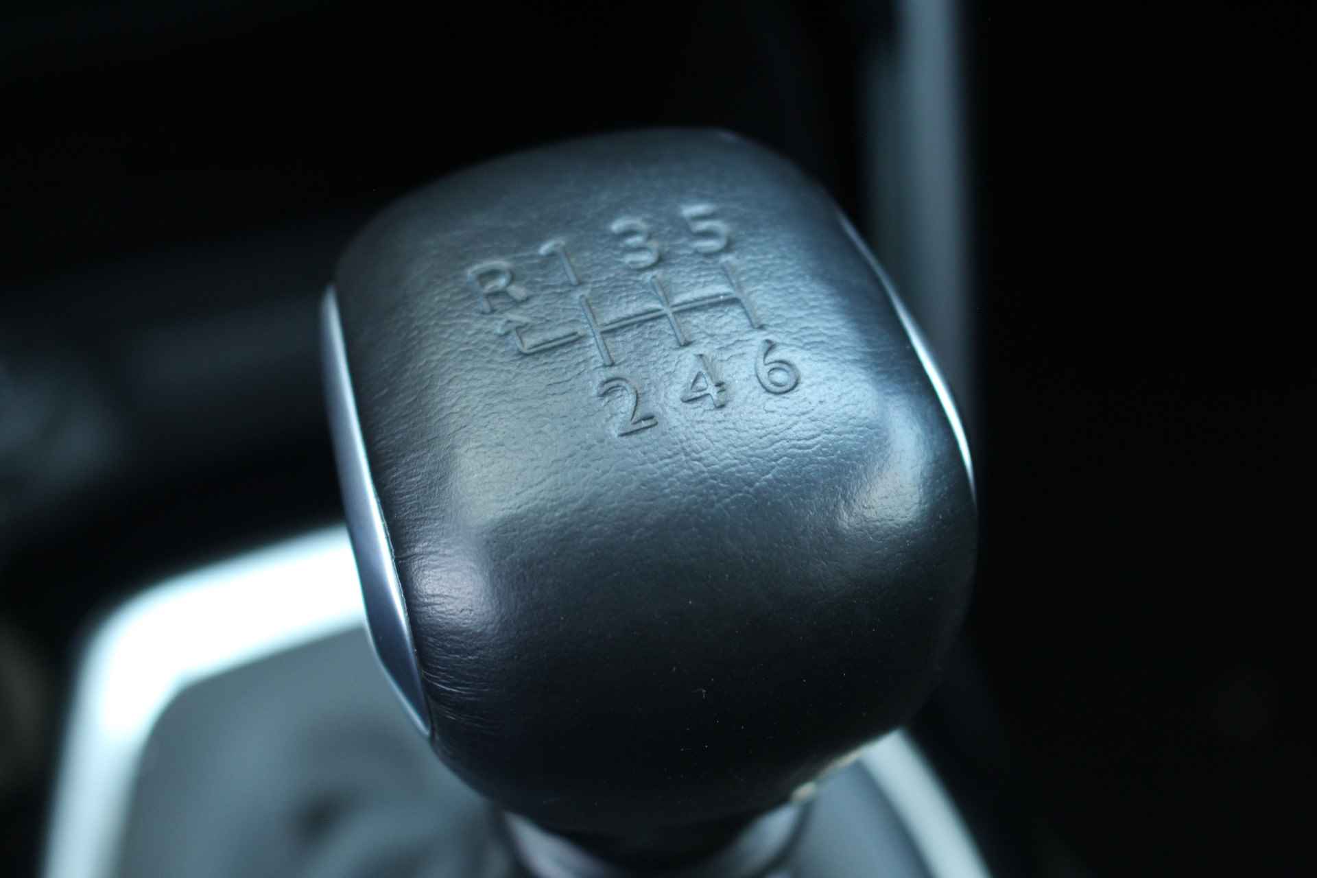 Peugeot 208 1.2 100PK GT Pack | Panorama Dak | Alcantara/Leer | Virtueel Dashboard | Navigatie | Camera | Apple/Android Carplay | Adapt. Cruise | Clima | LED | 17" Lichtmetaal | Parkeersensoren Rondom - 35/41