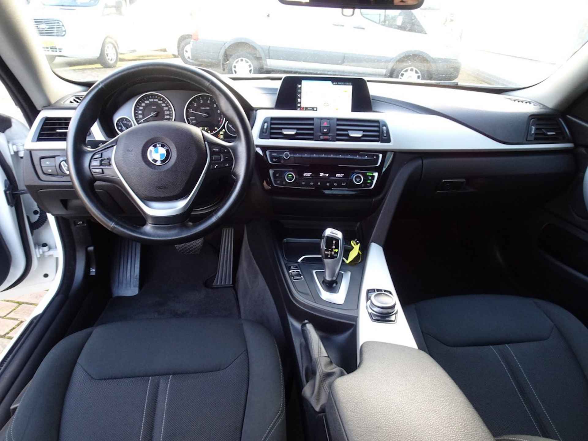 BMW 4-serie 418I Executive PDC/NL aut/Navi/LED/Stoelverwarming - 9/25