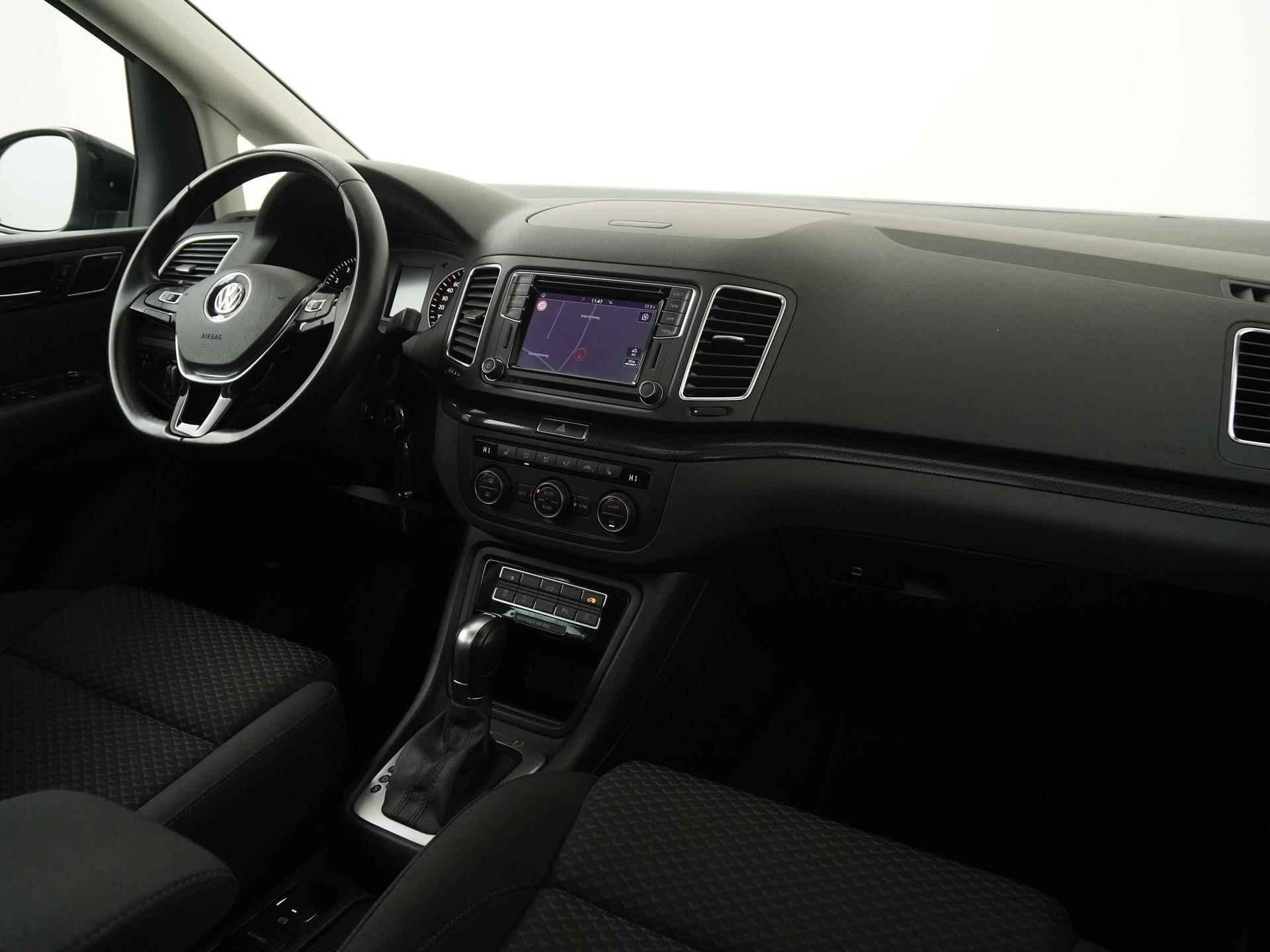Volkswagen Sharan 1.4 TSI DSG United | 7 Persoons | Panoramadak | Elektr Deuren | Dynaudio | Zondag Open! - 2/39