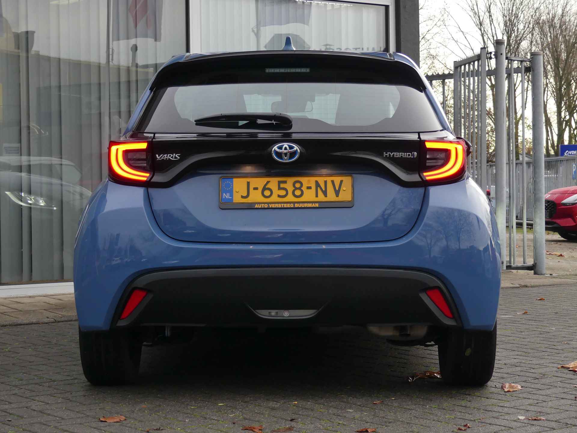 Toyota Yaris 1.5 Hybrid First Edition Automaat, Applecarpl./Andr. Auto, Airco, Navigatie - 7/29