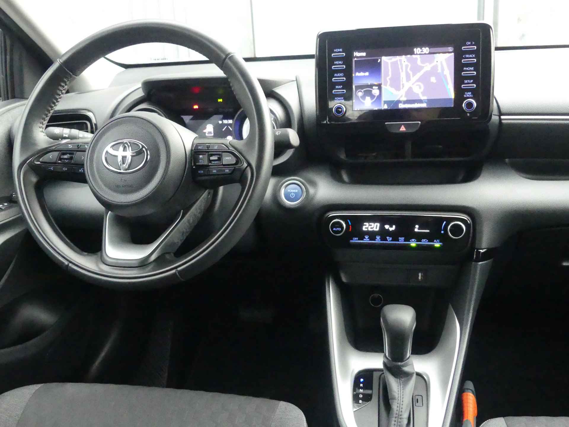 Toyota Yaris 1.5 Hybrid First Edition Automaat, Applecarpl./Andr. Auto, Airco, Navigatie - 11/29