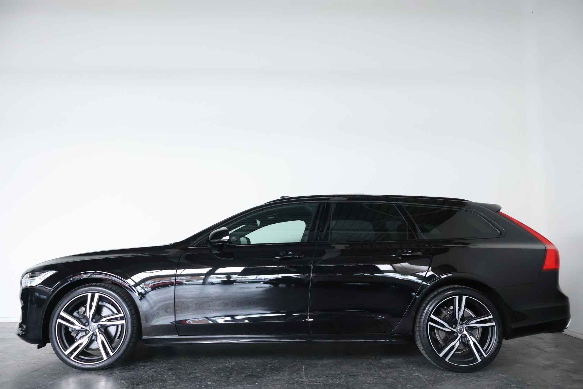 Volvo V90 2.0 D5 AWD R-Design Panorama / Opendak / HUD / Leder / B&W / Pilot Assist - 37/37