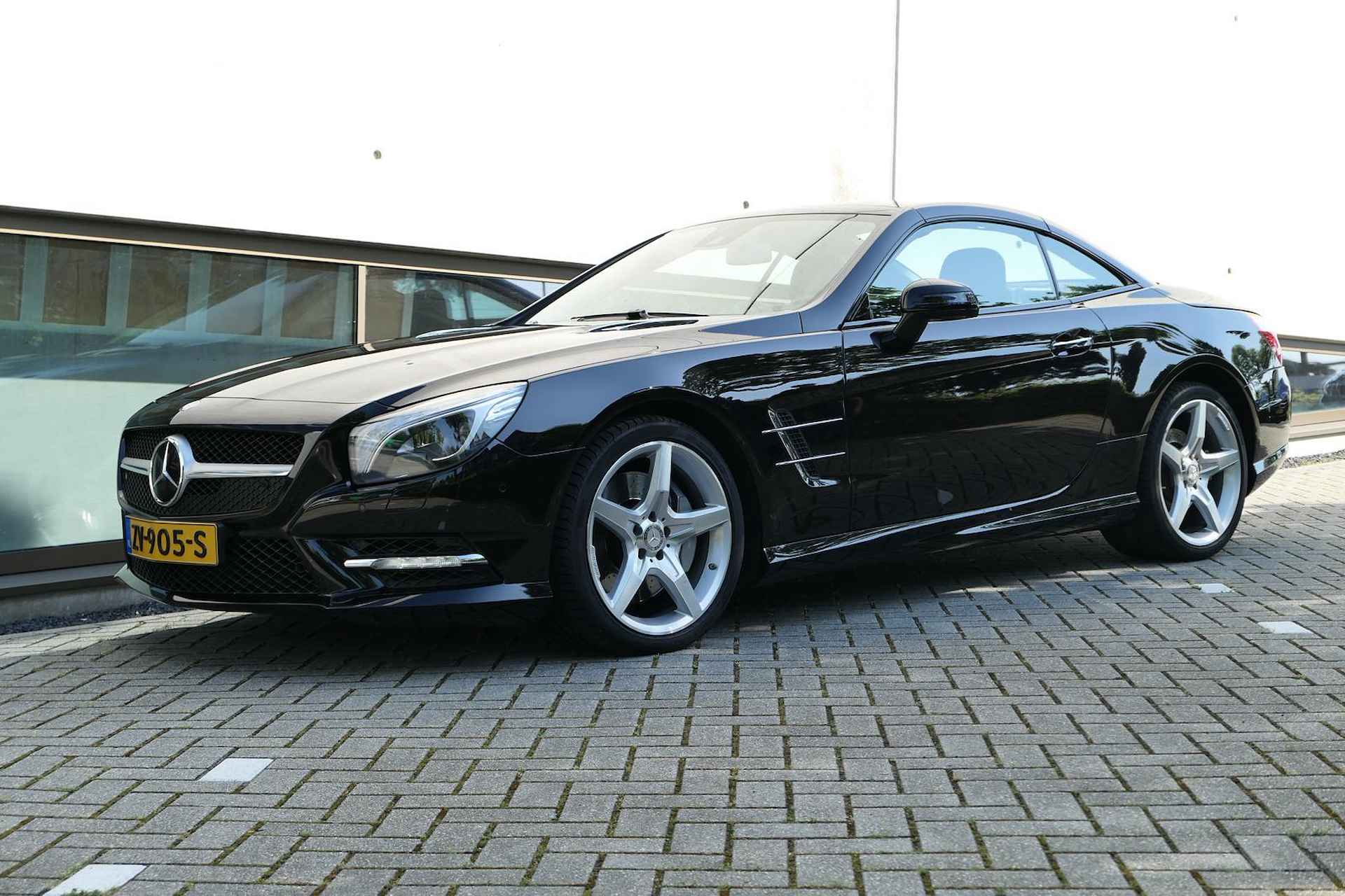 Mercedes-Benz SL-klasse 500 AMG V8 Navi Panodak Airscarf B&O Massage Topsconditie - 2/28