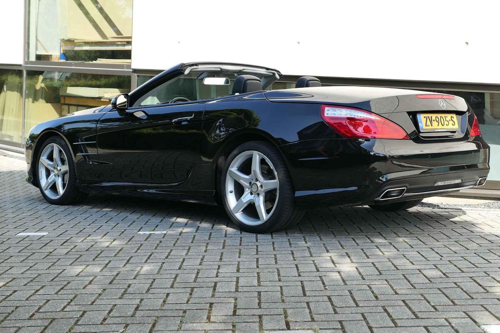 Mercedes-Benz SL-klasse 500 AMG V8 Navi Panodak Airscarf B&O Massage Topsconditie - 3/28