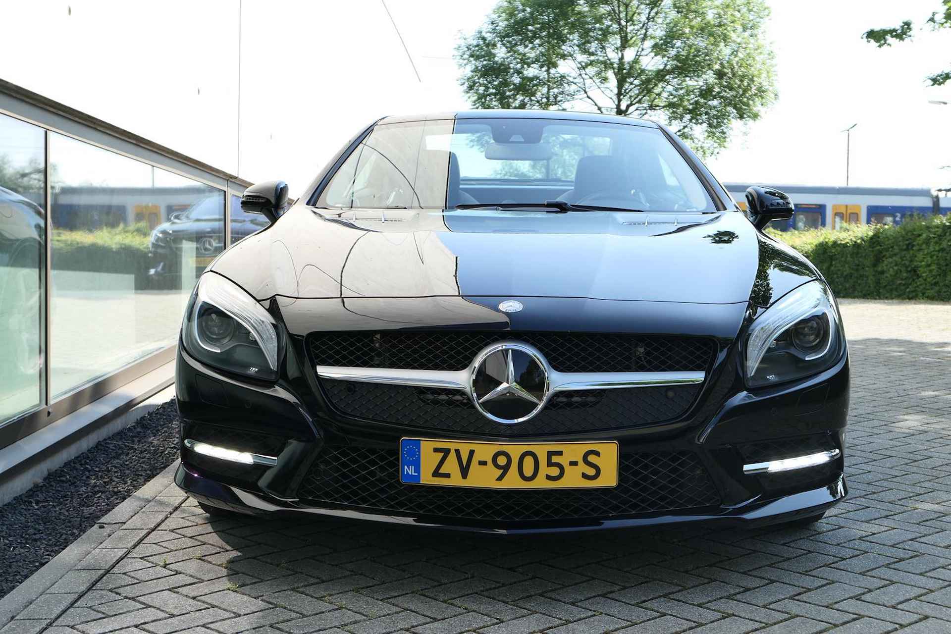 Mercedes-Benz SL-klasse 500 AMG V8 Navi Panodak Airscarf B&O Massage Topsconditie - 27/28