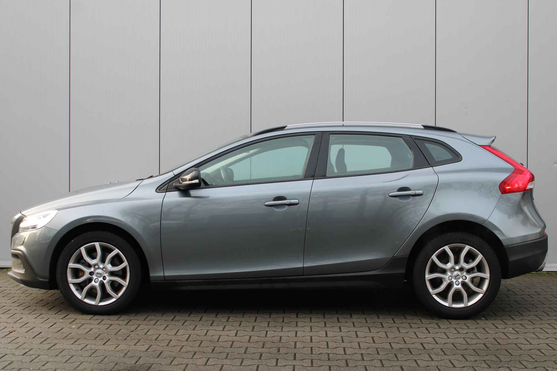 Volvo V40 Cross Country T3 Automaat Nordic+ | Adaptieve Cruise | Keyless | Standkachel - 6/28