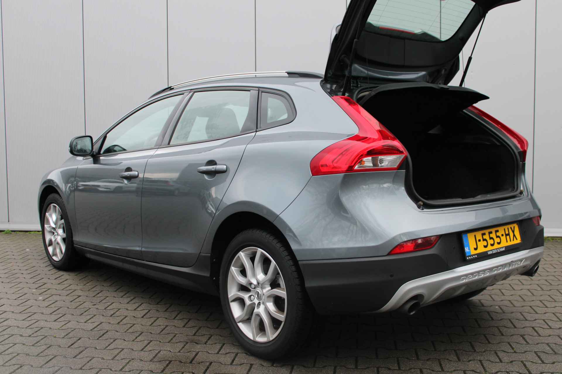 Volvo V40 Cross Country T3 Automaat Nordic+ | Adaptieve Cruise | Keyless | Standkachel - 8/28