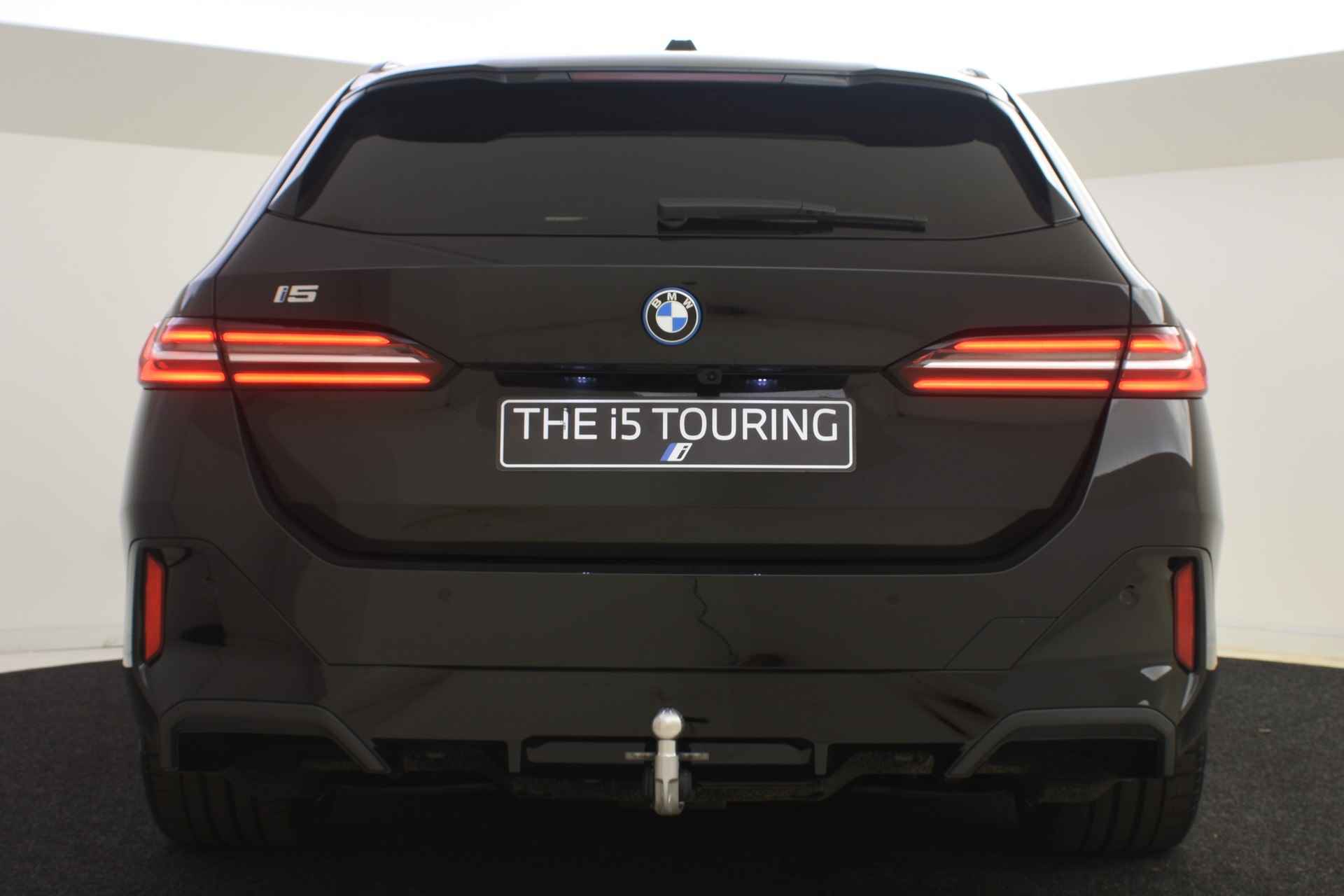 BMW i5 Touring eDrive40 High Executive M Sport 84 kWh / Trekhaak / Parking Assistant Professional / Adaptieve LED / Stoelventilatie / Driving Assistant Professional / Comfortstoelen - 24/50