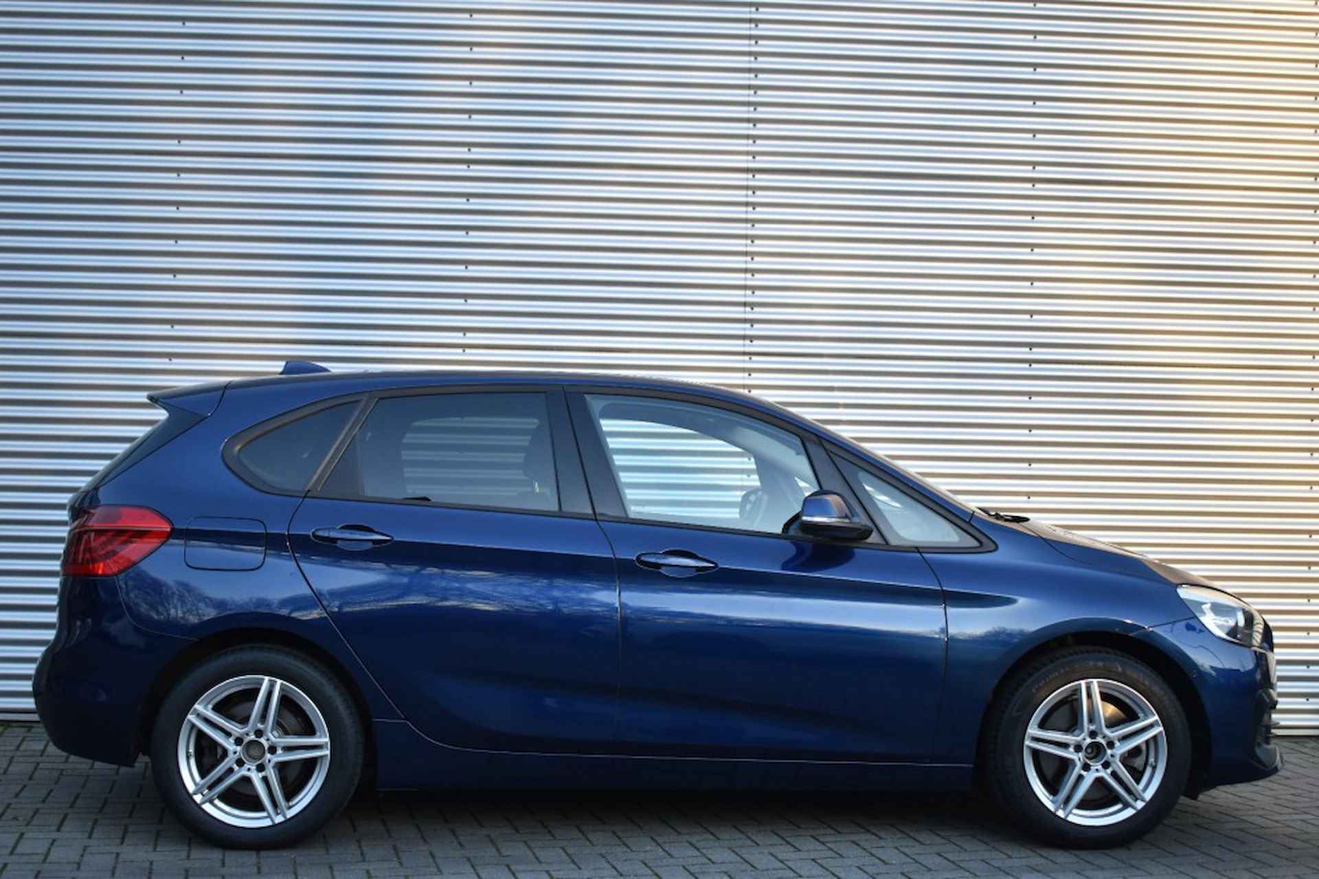 BMW 2-serie Active Tourer 225XE PHEV IPERFORMANCE / LEDER / P. DAK / HARMAN KARDON - 4/48