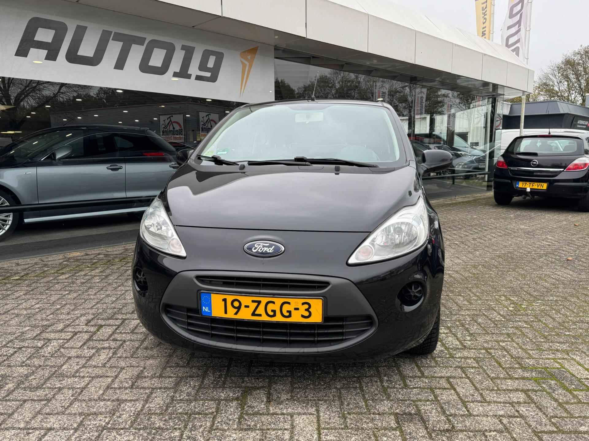 Ford Ka 1.2 Champions Edition start/stop - 7/12