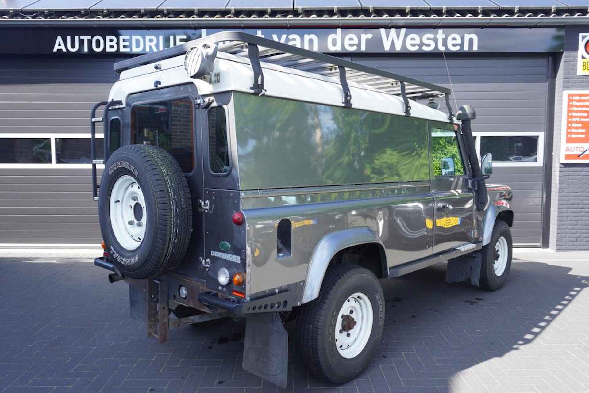 Land Rover Defender 2.4 TD HT 110" SE - 4/12