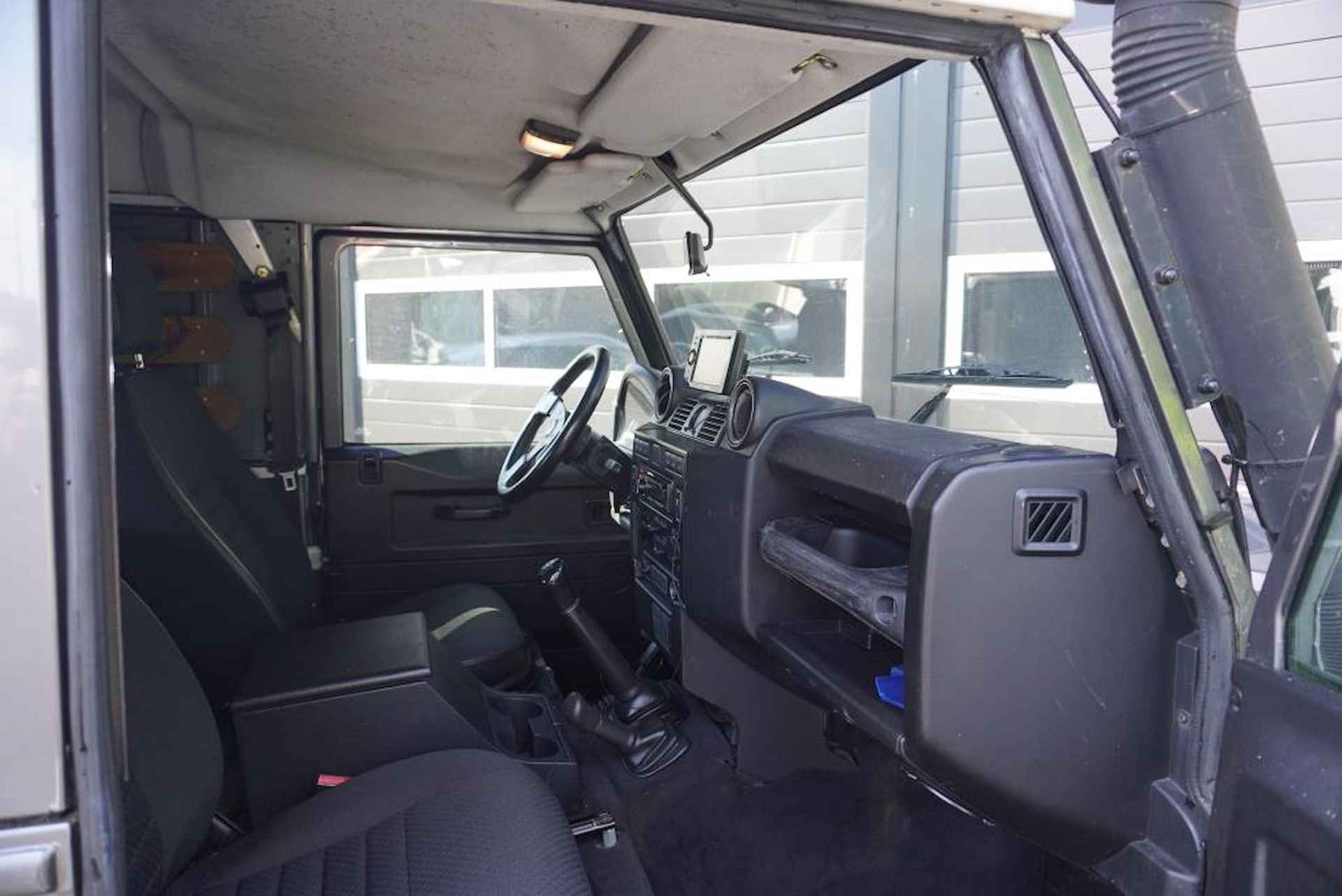 Land Rover Defender 2.4 TD HT 110" SE - 8/12