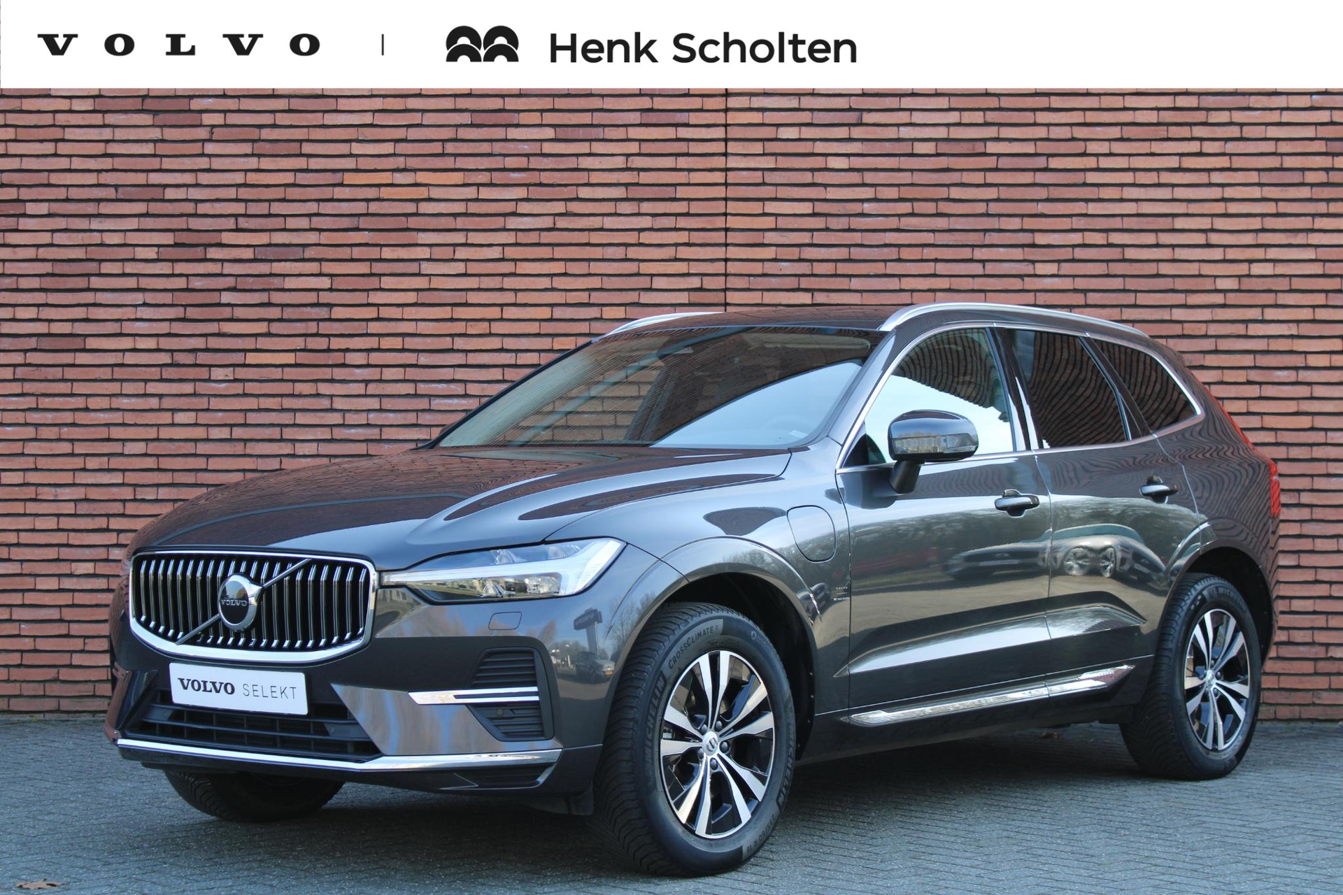 Volvo XC60 T6 Recharge 350PK Core Bright | Trekhaak | Parkeerverwarming | Verwarmbare Voorstoelen | Getint Glas | Adaptieve Cruise Control | BLIS Dodehoekdetectie | Apple Carplay | 18'' Lichtmetalen Velgen | Google Maps