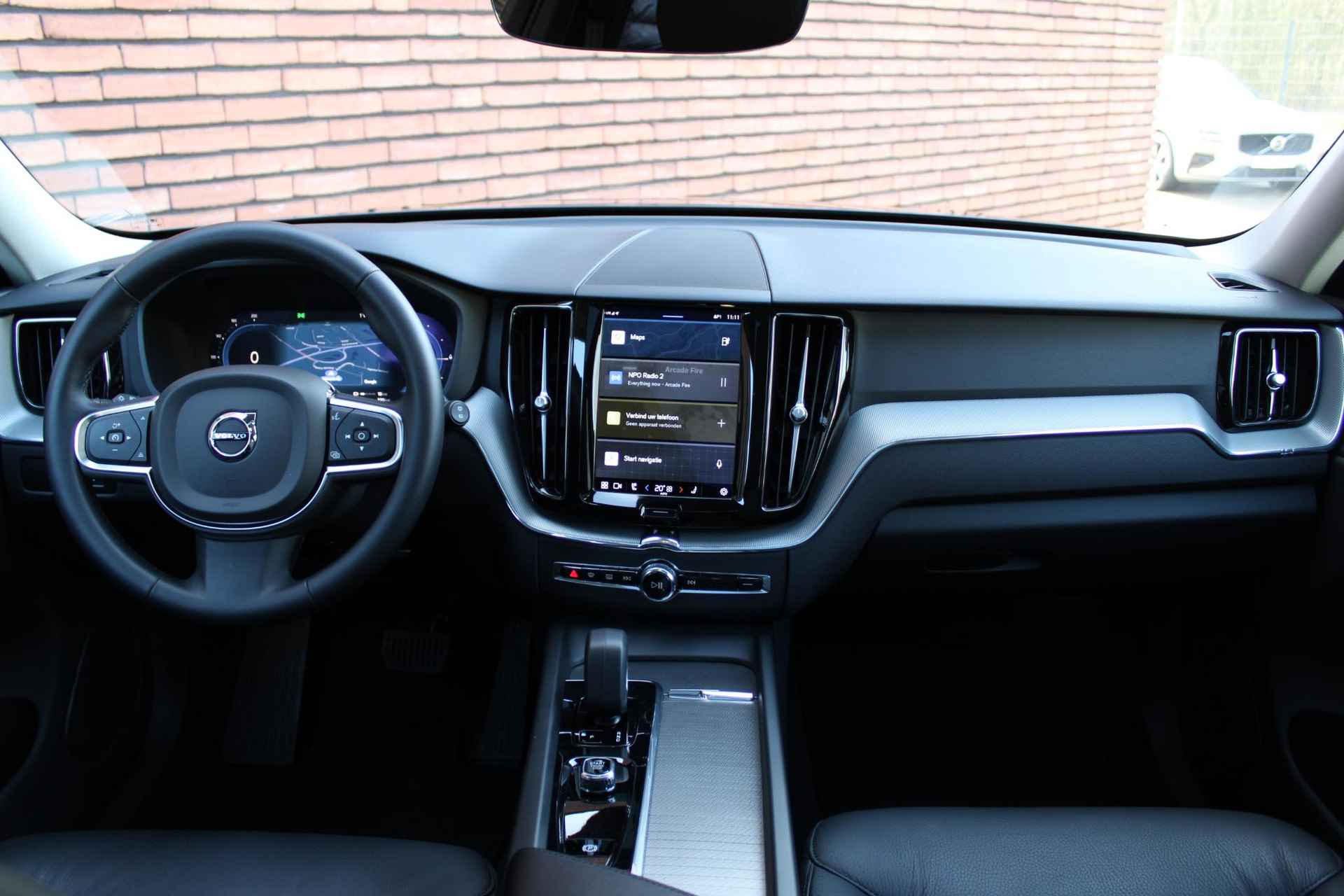 Volvo XC60 T6 Recharge 350PK Core Bright | Trekhaak | Parkeerverwarming | Verwarmbare Voorstoelen | Getint Glas | Adaptieve Cruise Control | BLIS Dodehoekdetectie | Apple Carplay | 18'' Lichtmetalen Velgen | Google Maps - 4/23