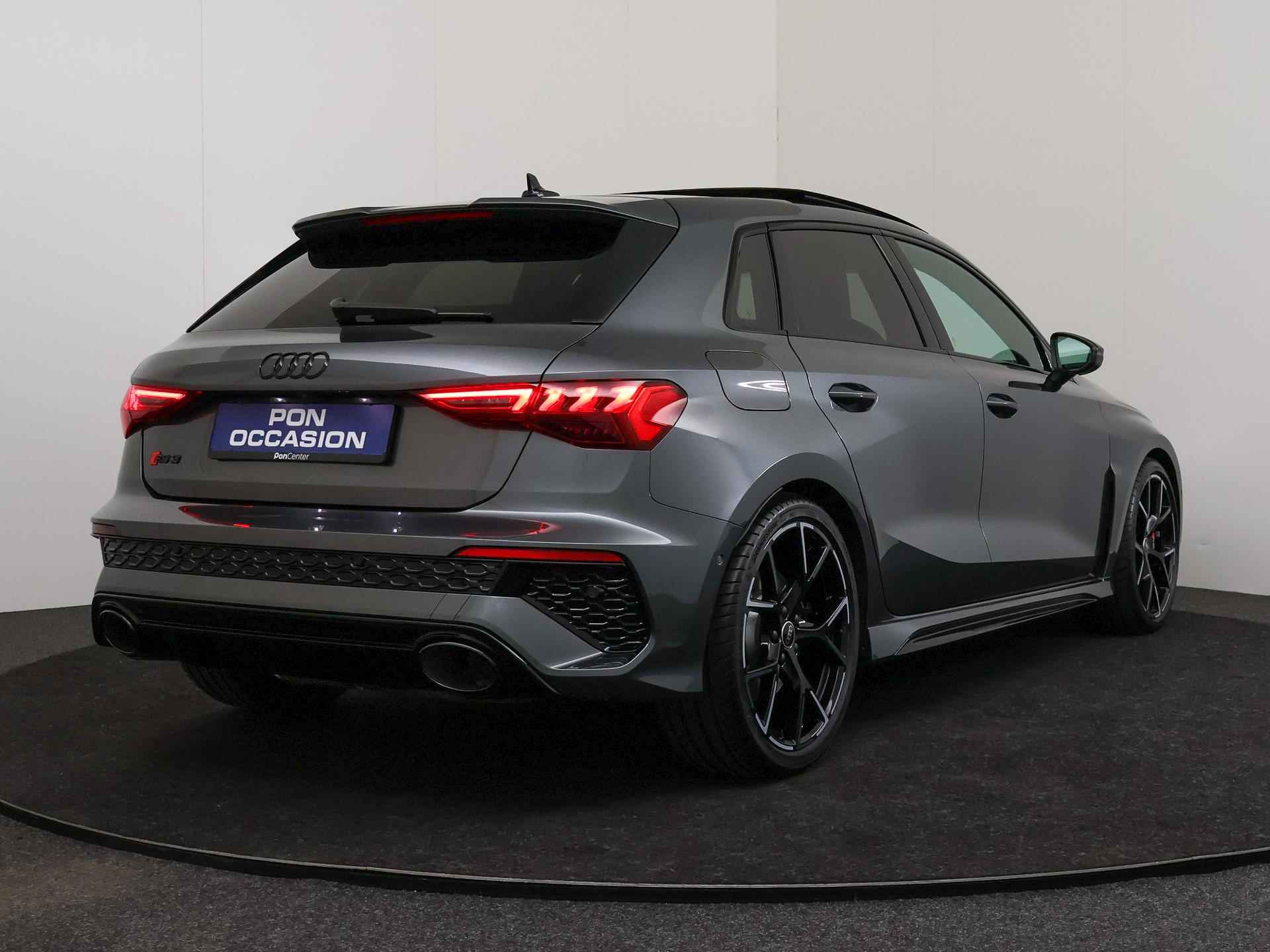 Audi RS3 Sportback 2.5 TFSI 400PK quattro | Pano.dak | RS-Sportuitlaat | Keyless entry | Matrix LED | Adapt. cruise | 19'' | Alcantara stuur | Top view camera | B&O - 5/67