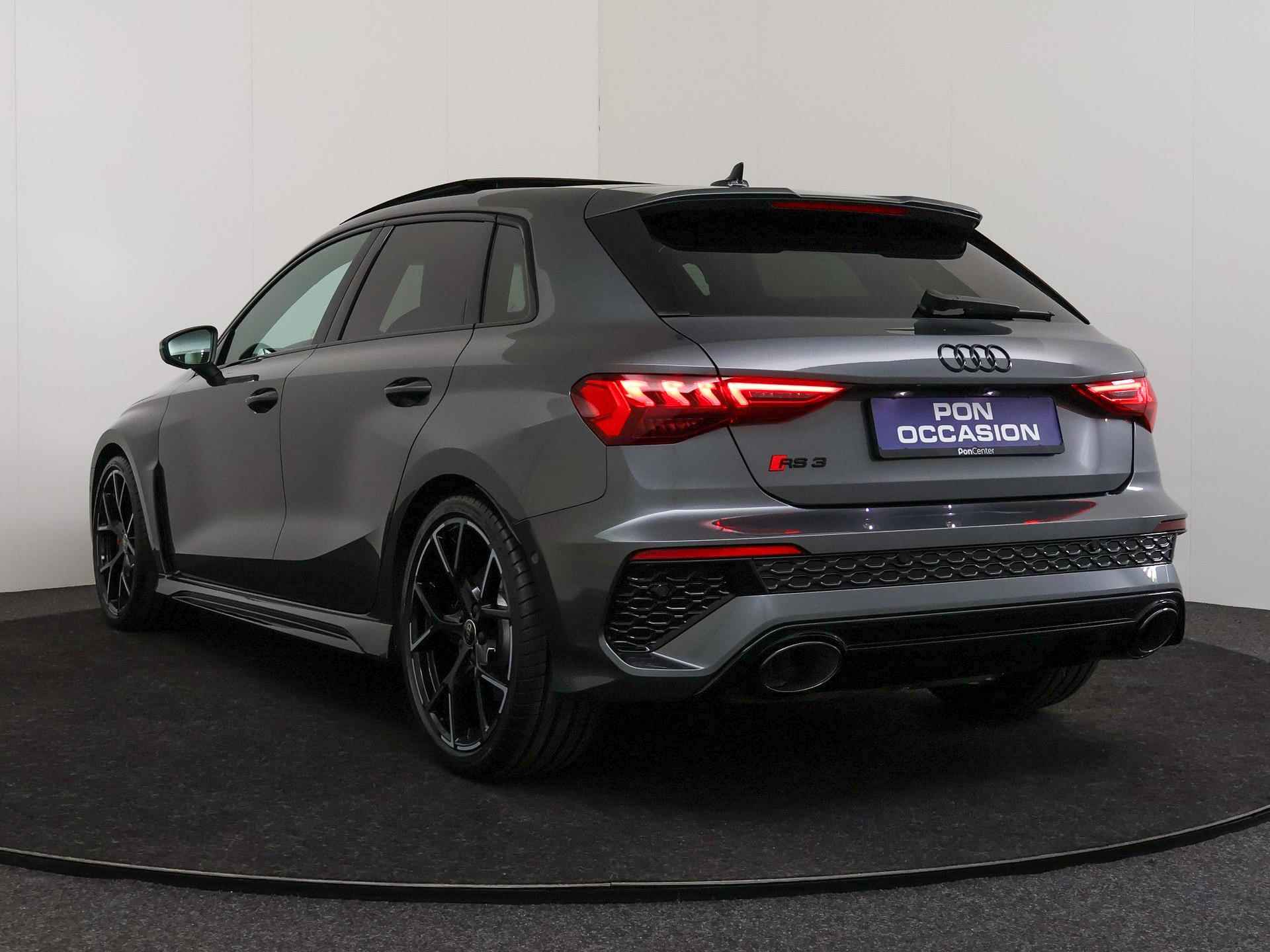 Audi RS3 Sportback 2.5 TFSI 400PK quattro | Pano.dak | RS-Sportuitlaat | Keyless entry | Matrix LED | Adapt. cruise | 19'' | Alcantara stuur | Top view camera | B&O - 7/67